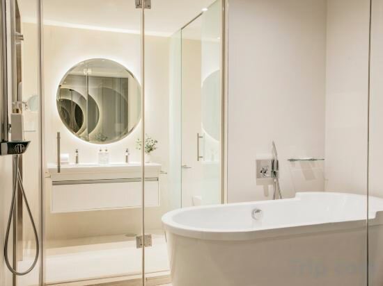 Supreme Room Redlevel