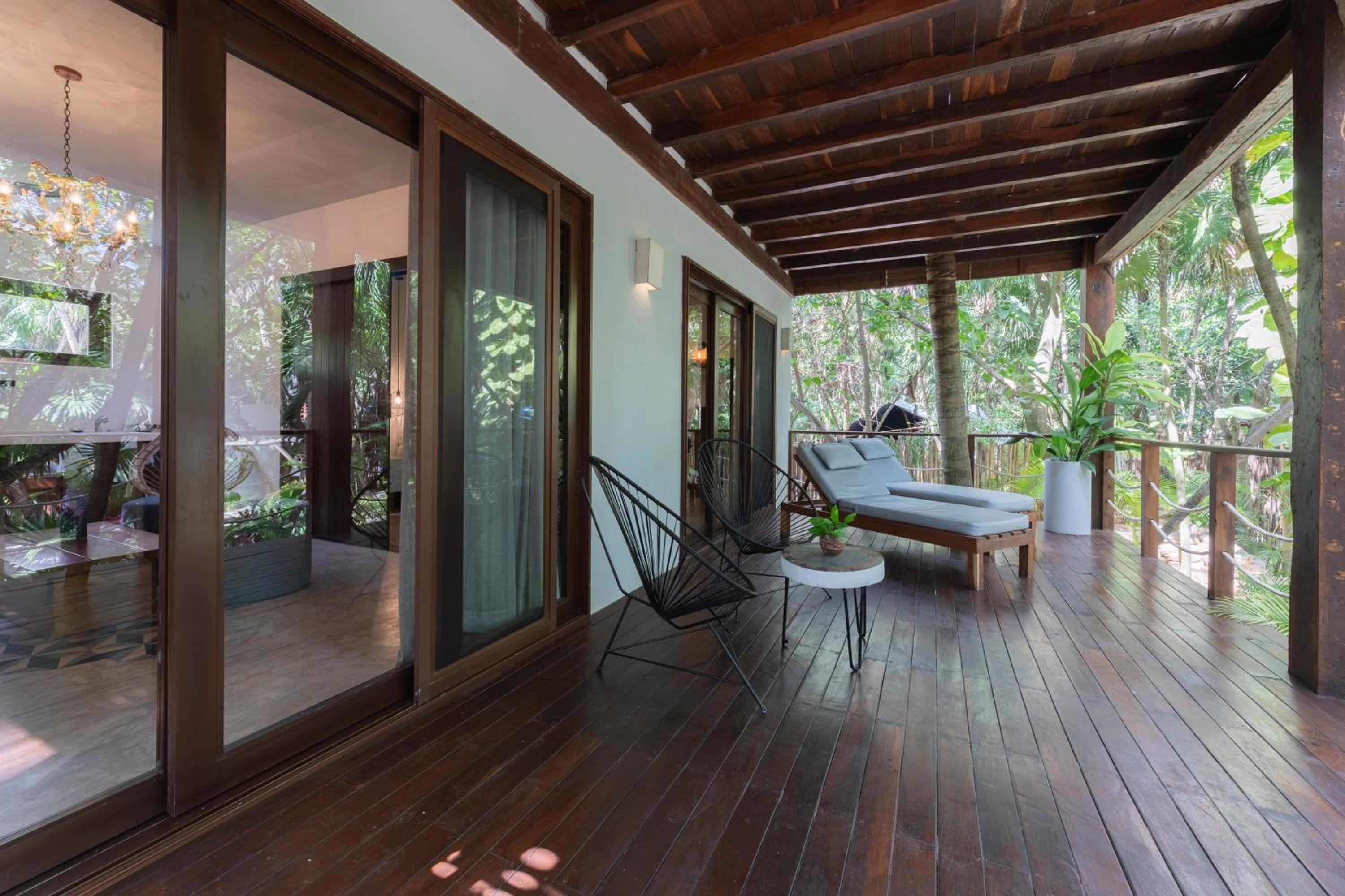 Jungle Suite with Terrace