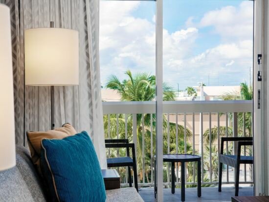 1 Bedroom 2 Room Suite, 1 King, Sofa Bed