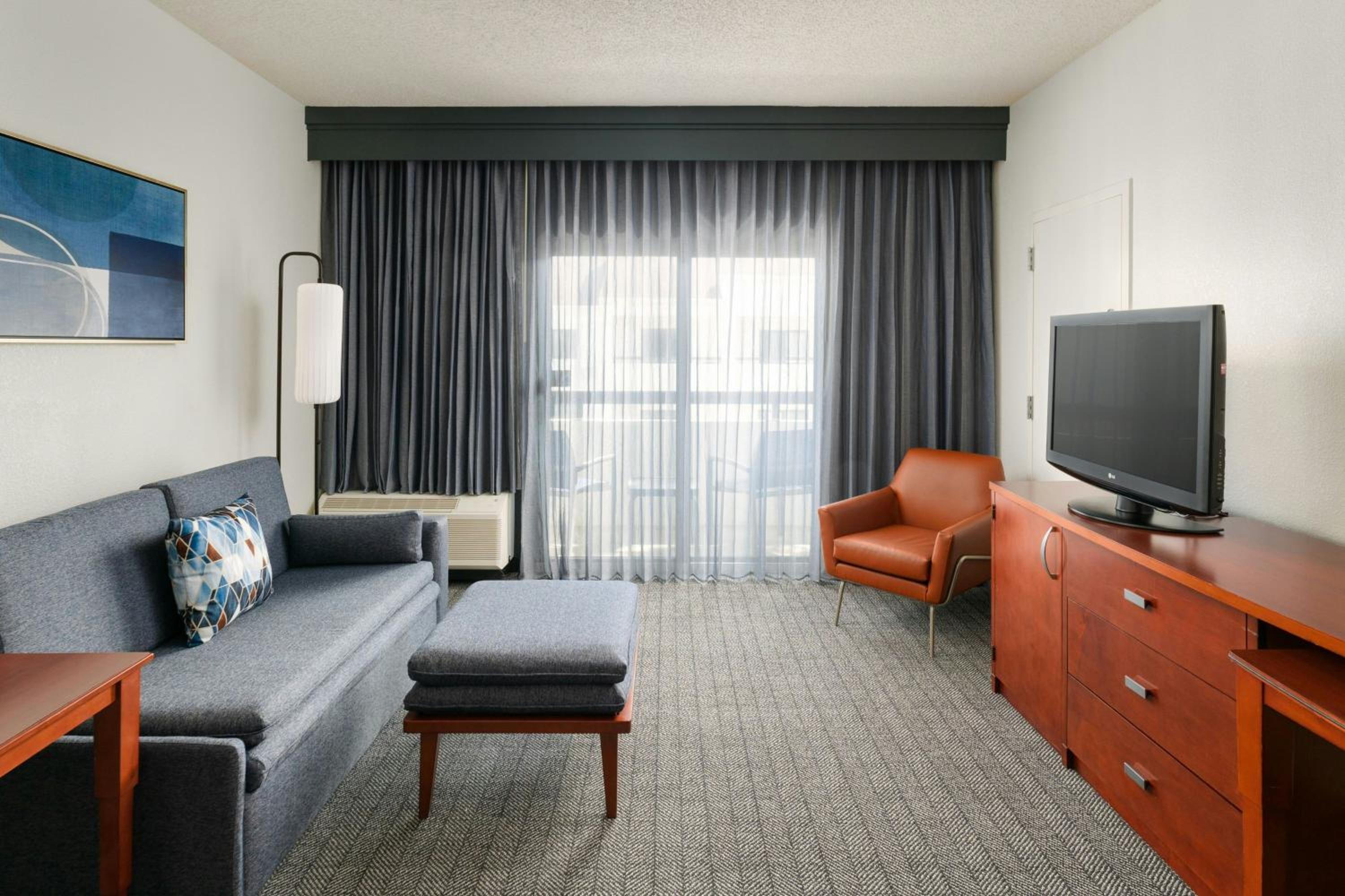 Suite with Two Double Beds and Sofa Bed - Hearing Accessible