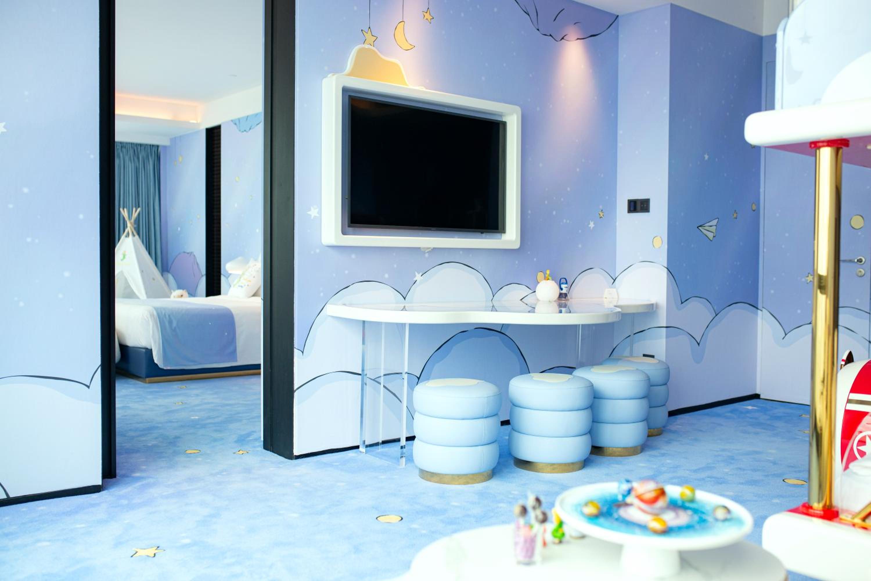 Family Suite - Lepetie Theme