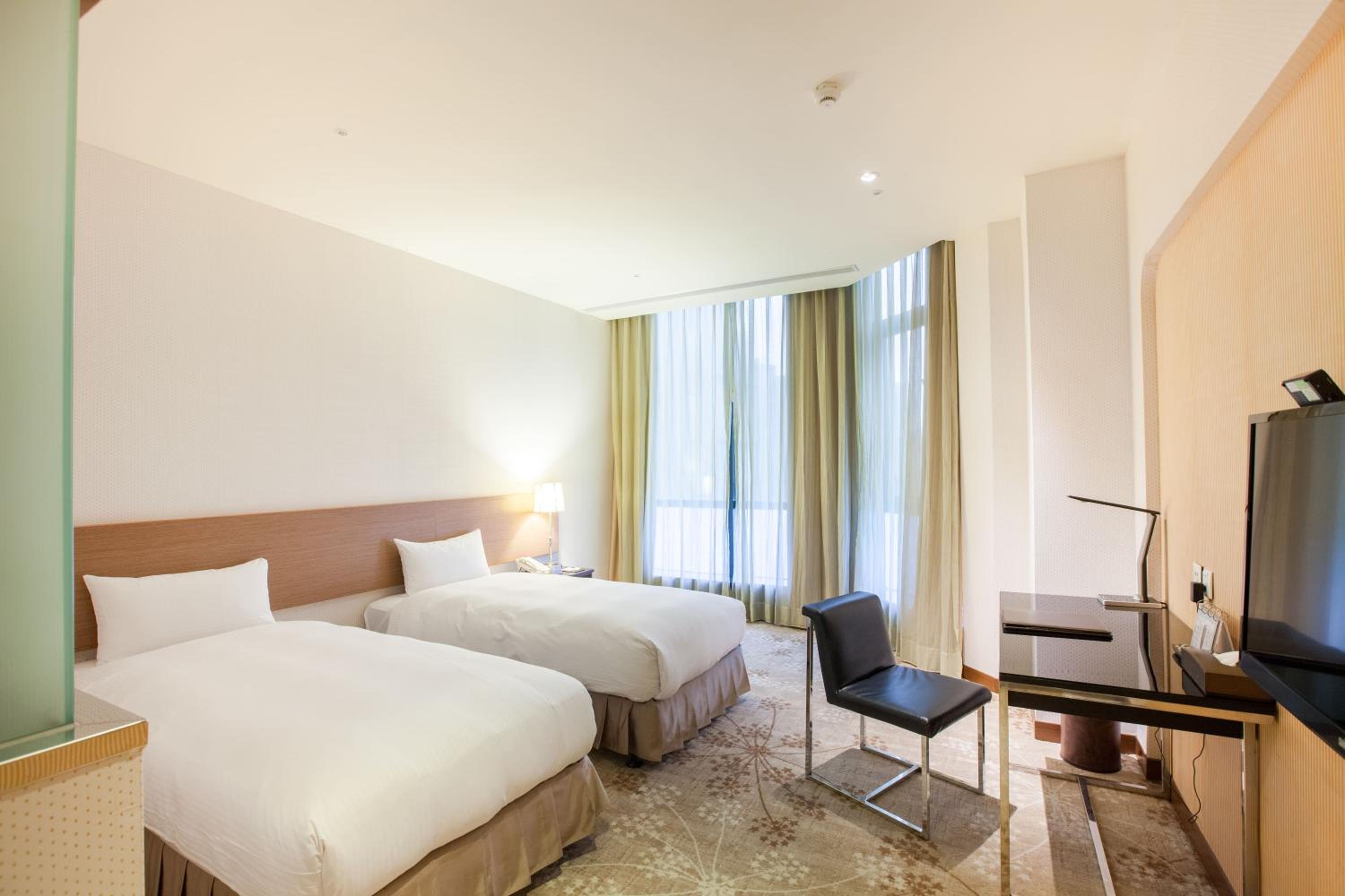 Deluxe Twin Room - City View