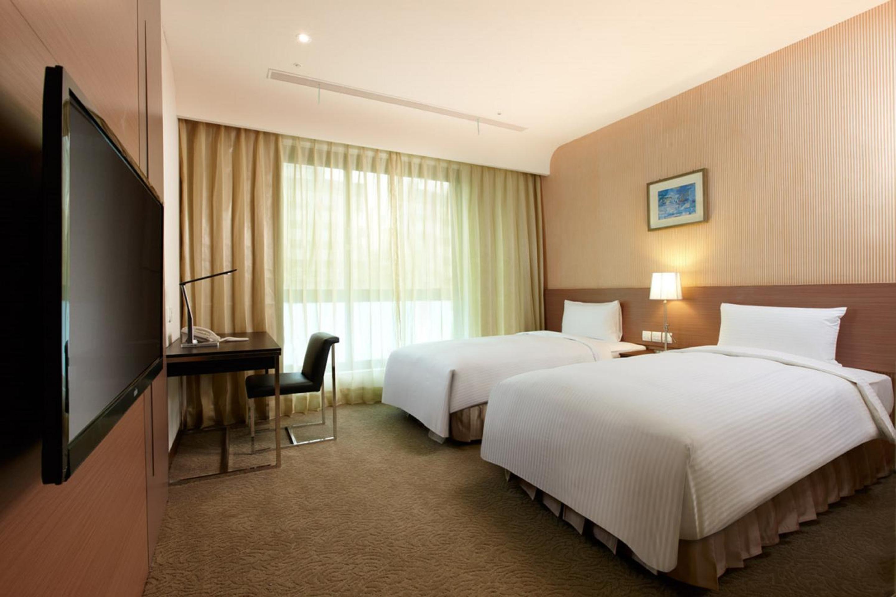 Deluxe Twin Room - City View