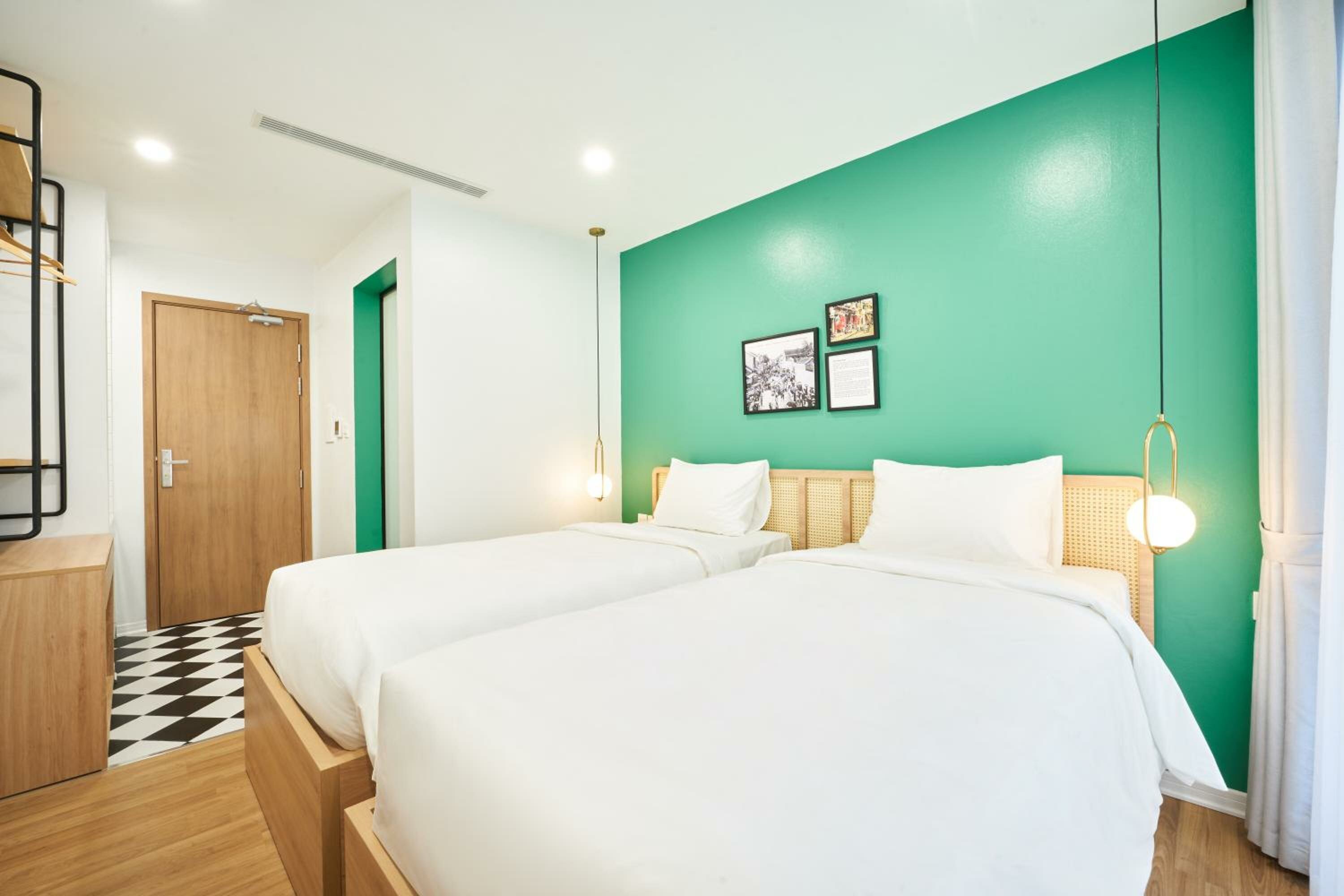 Executive King or Twin City View with Balcony