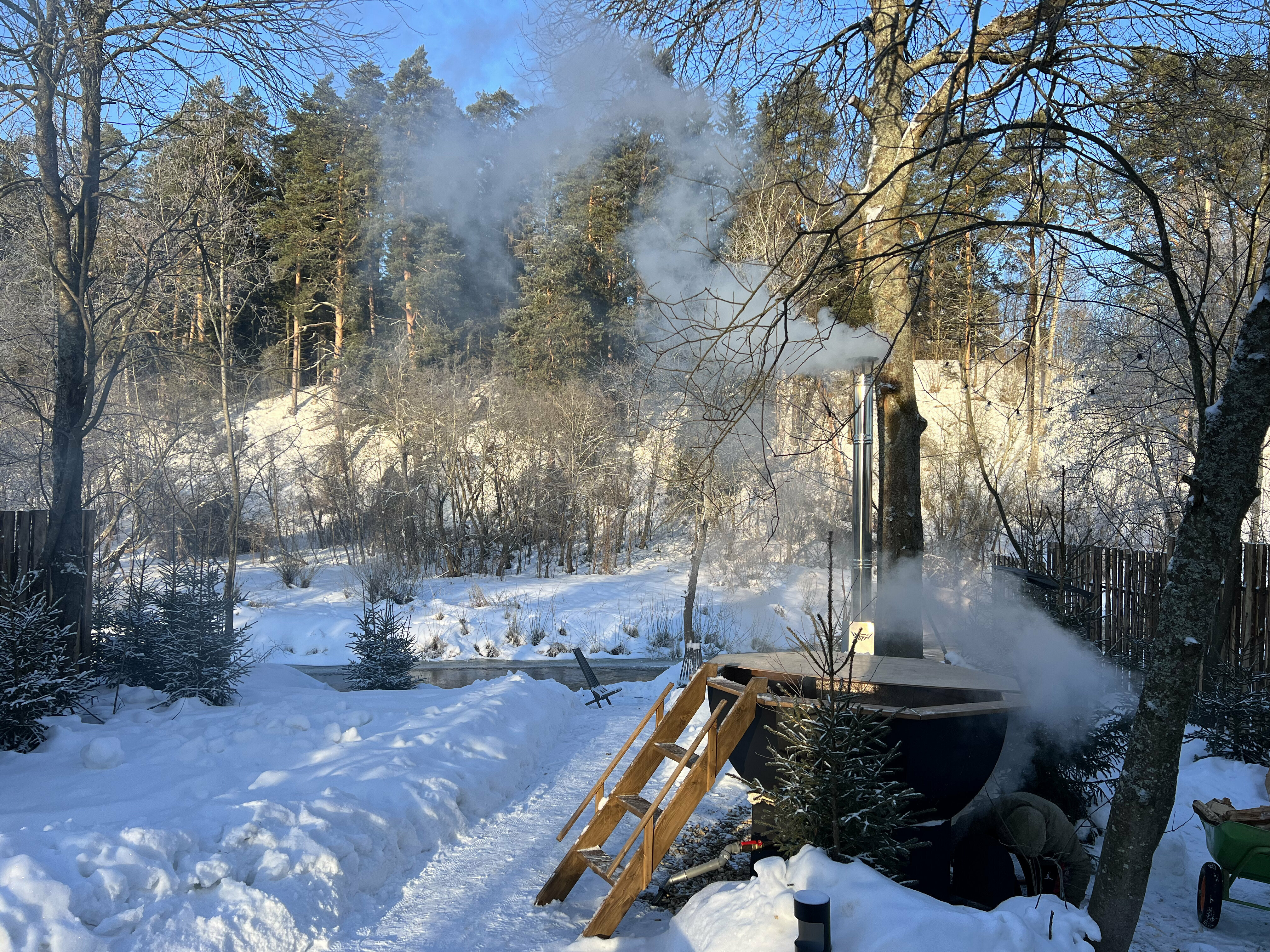 Дом Барн Хаус зелёный 65 м2 с видом на реку