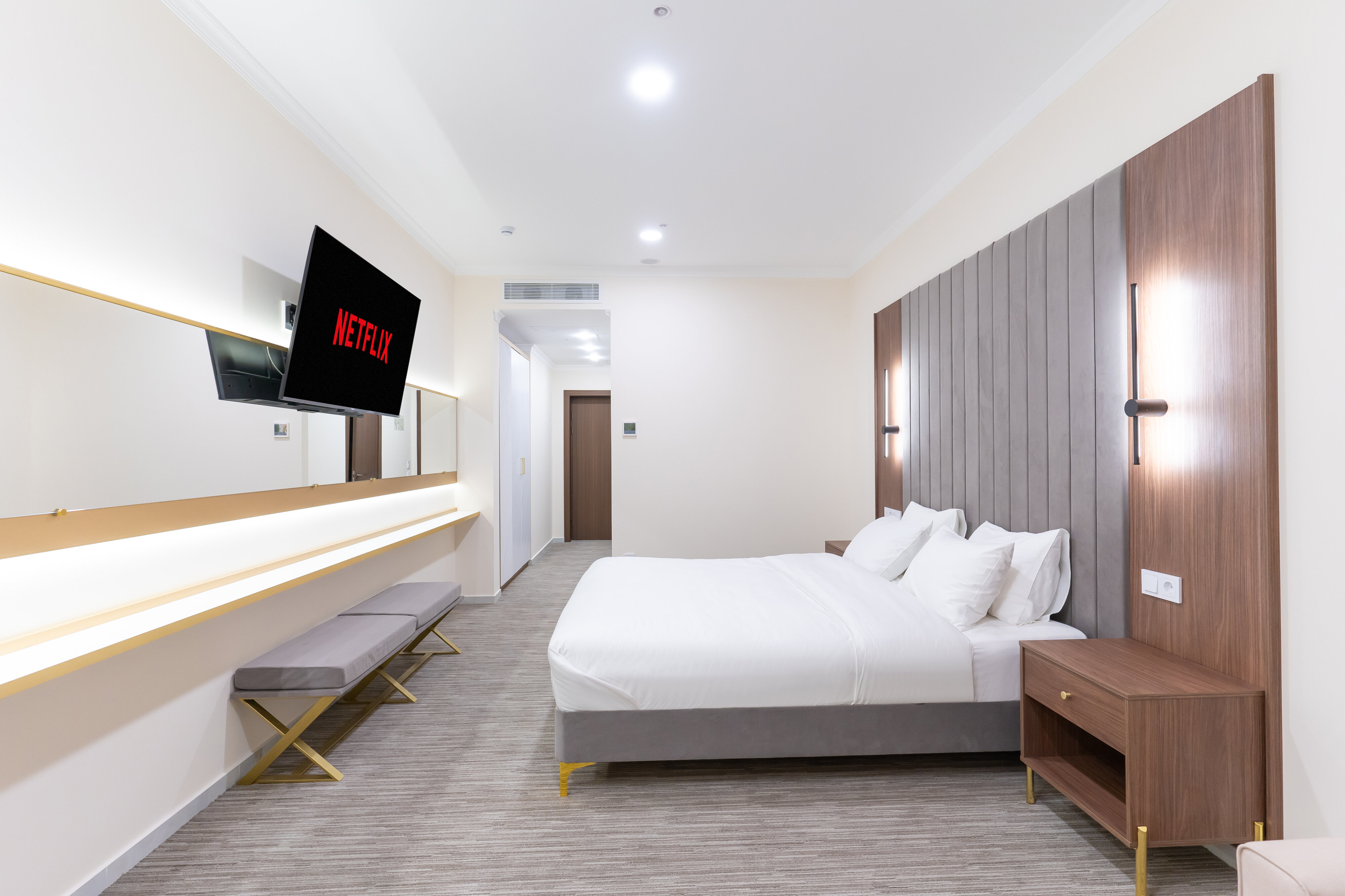 СТАНДАРТ ПЛЮС С ВИДОМ НА ГОРОД ВЫСОКИЙ ЭТАЖ