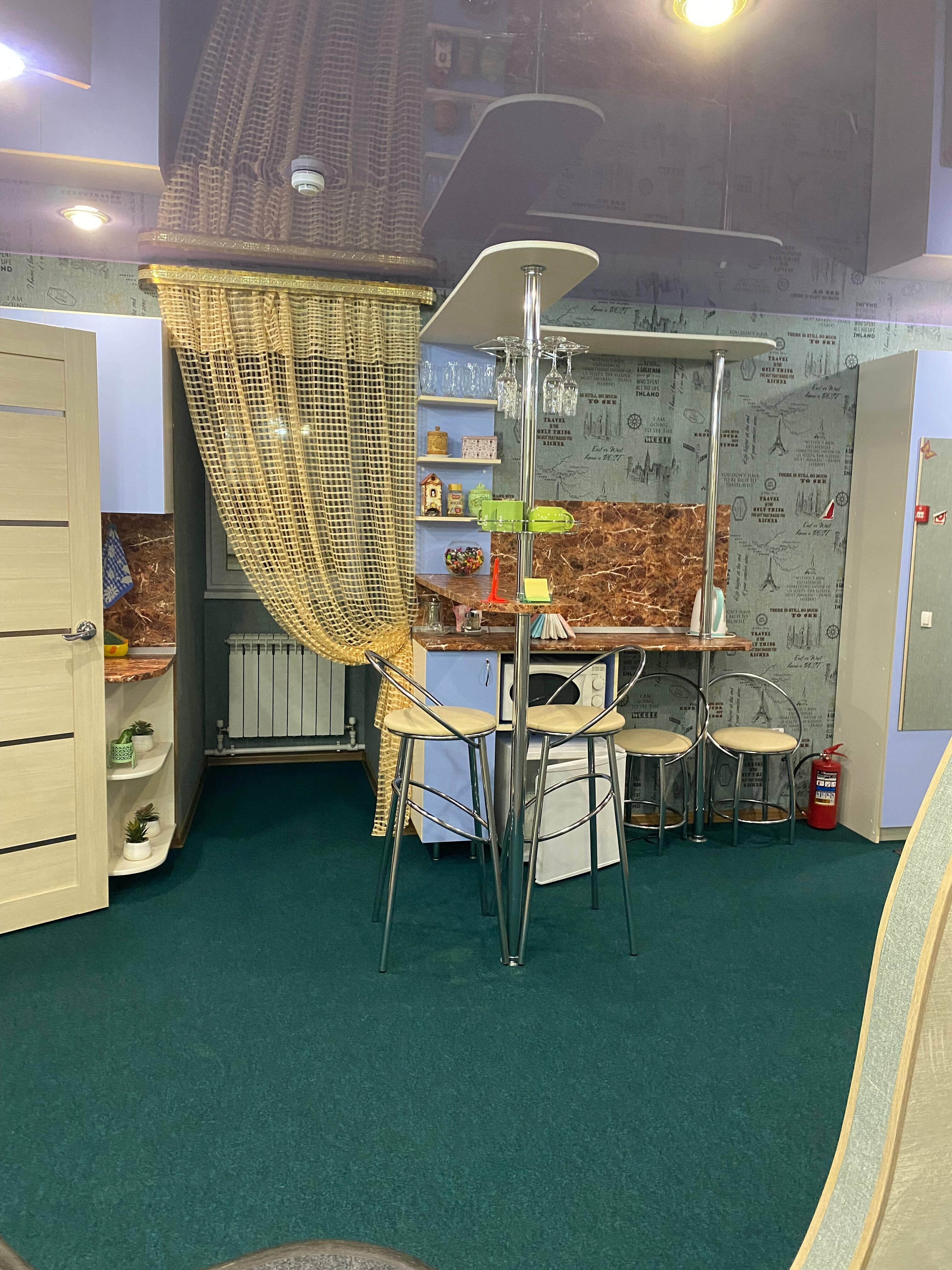 Номер-студия с кроватью размера "king-size" и диван-кроватью