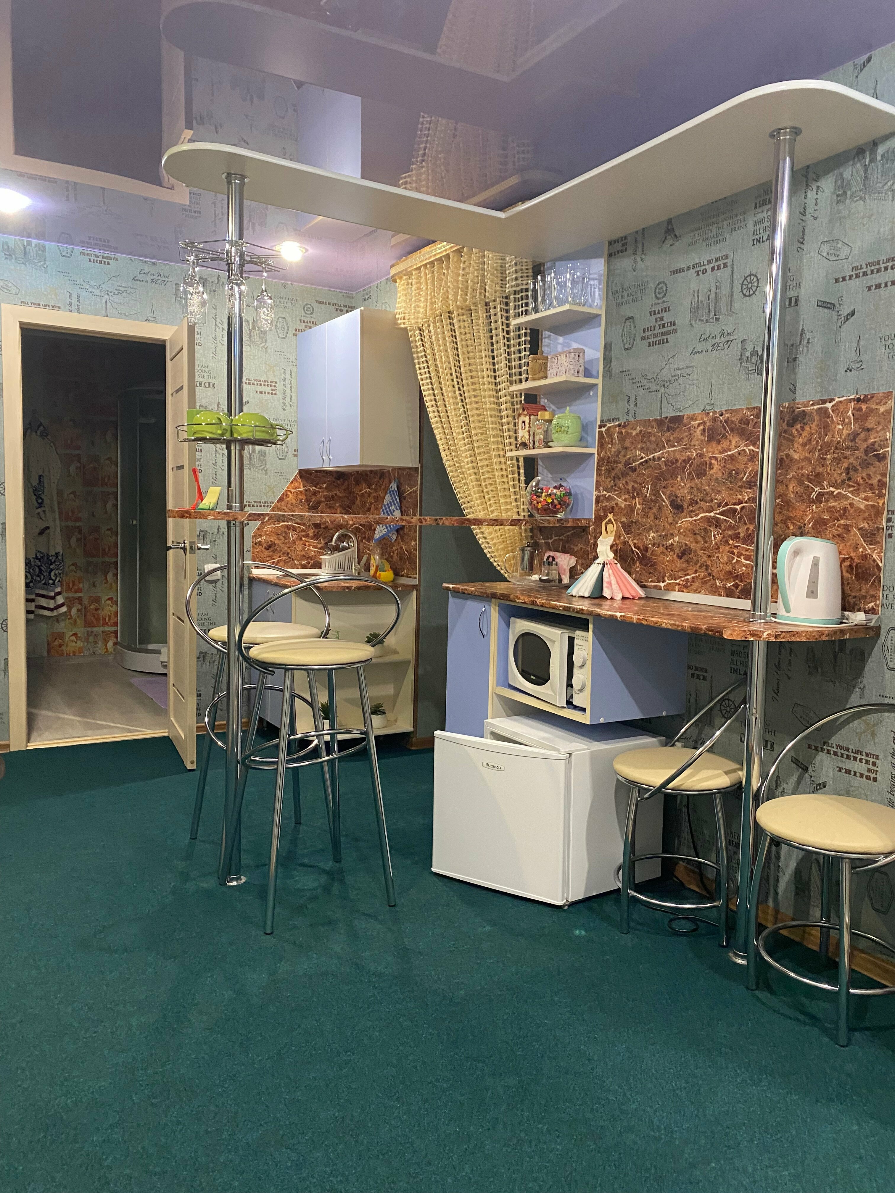 Номер-студия с кроватью размера "king-size" и диван-кроватью