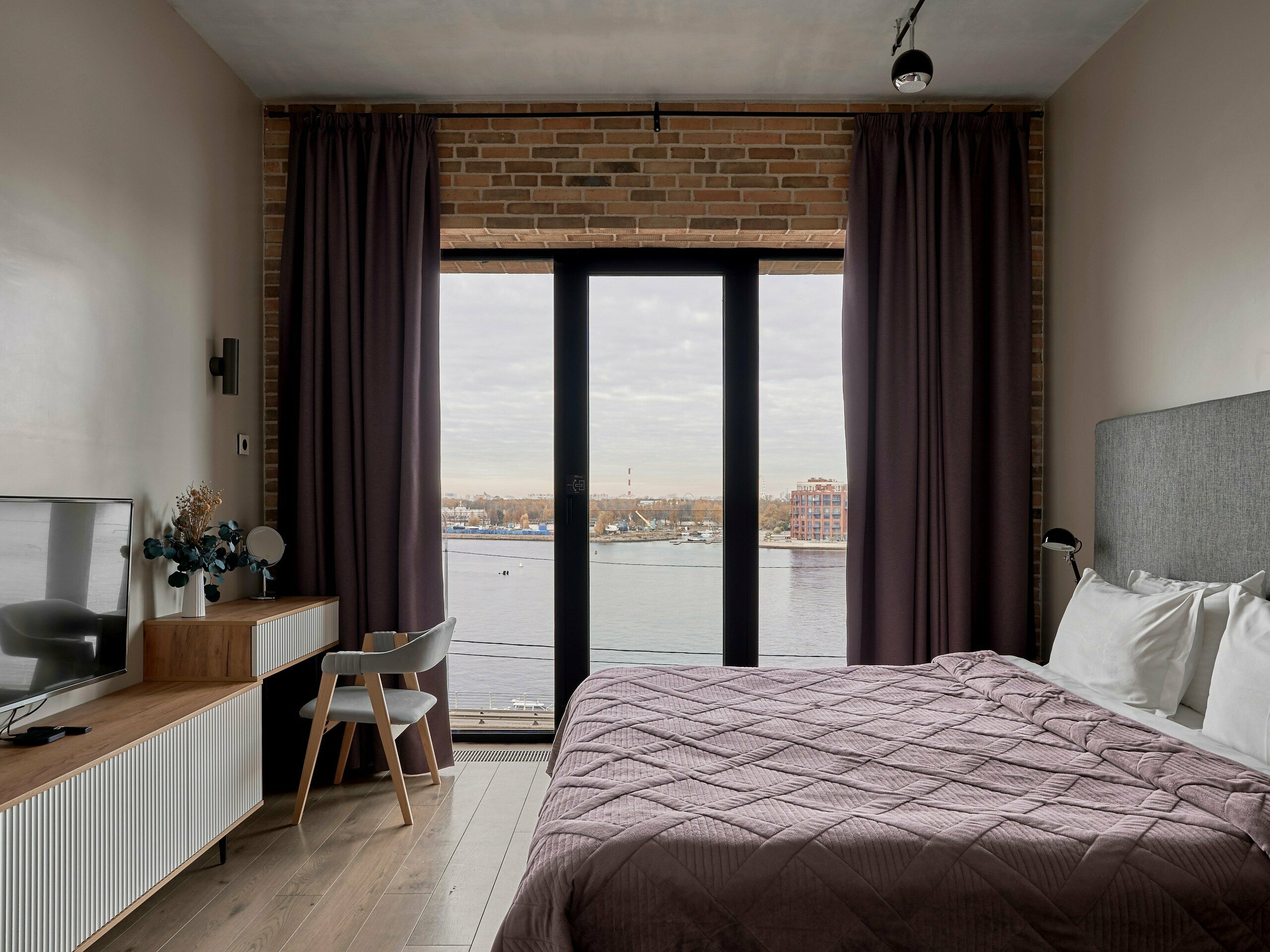 Deluxe студия с видом на реку