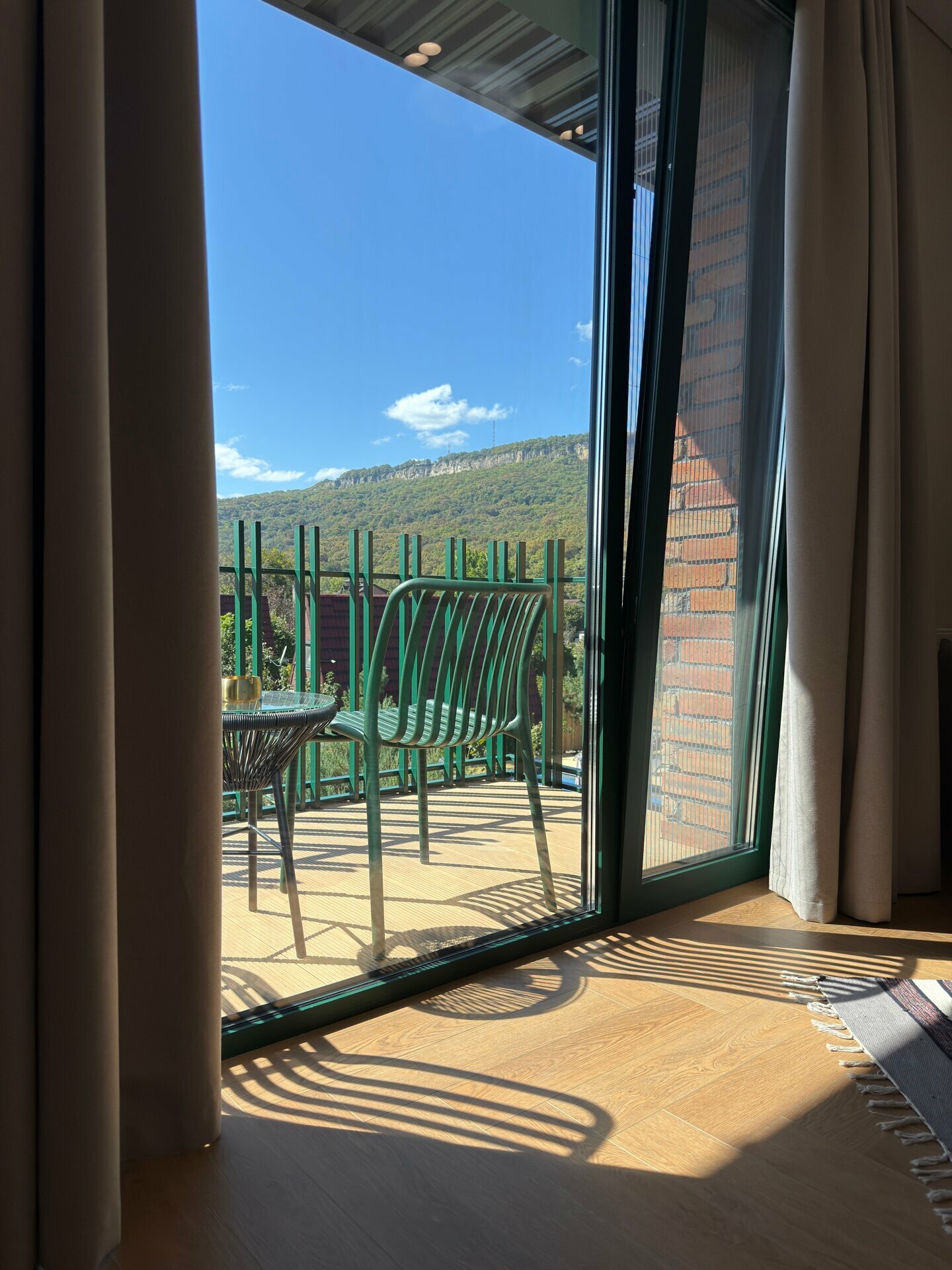 Трехместный номер с видом на бассейн