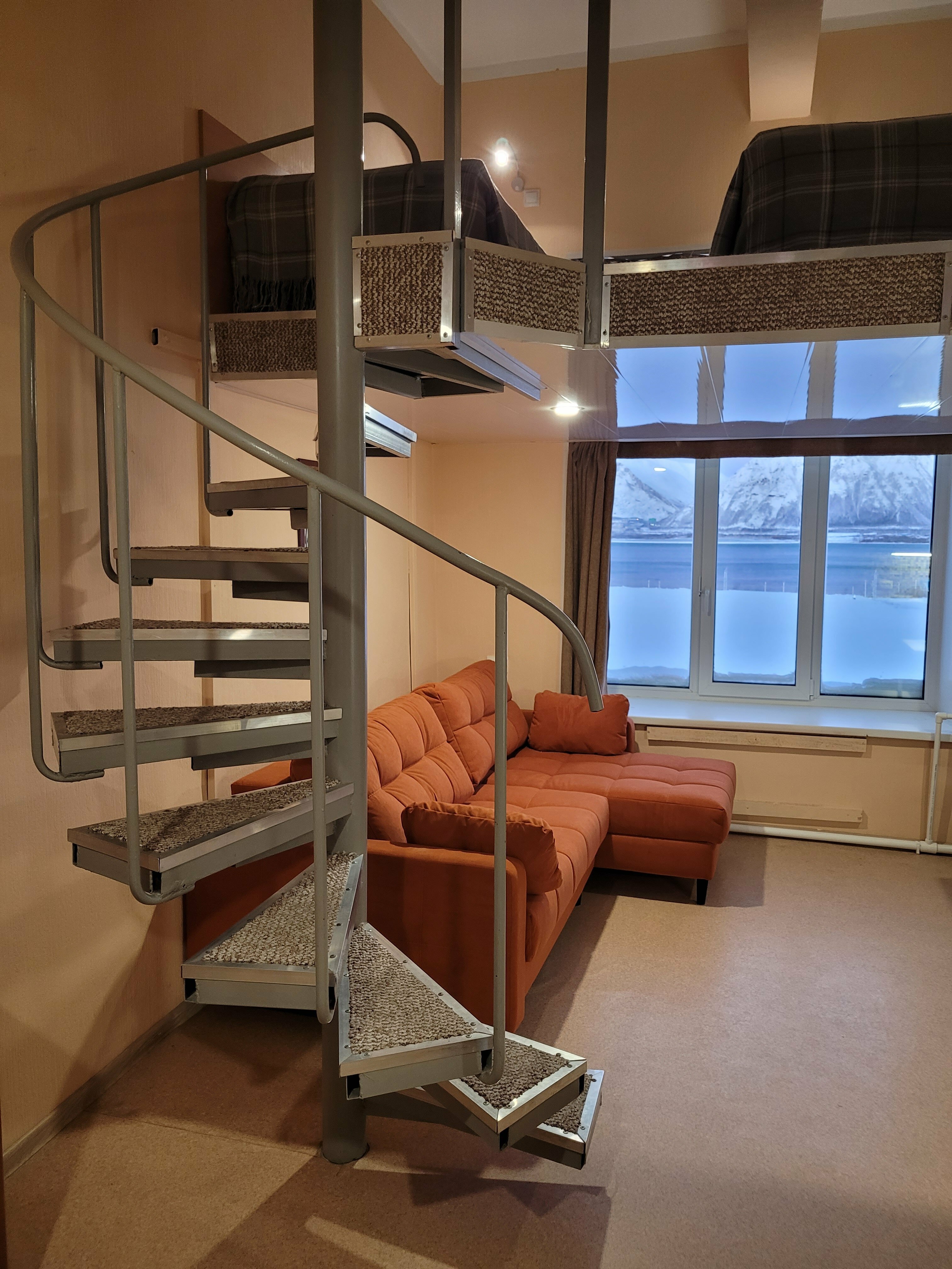 Трехместный номер с видом на горы