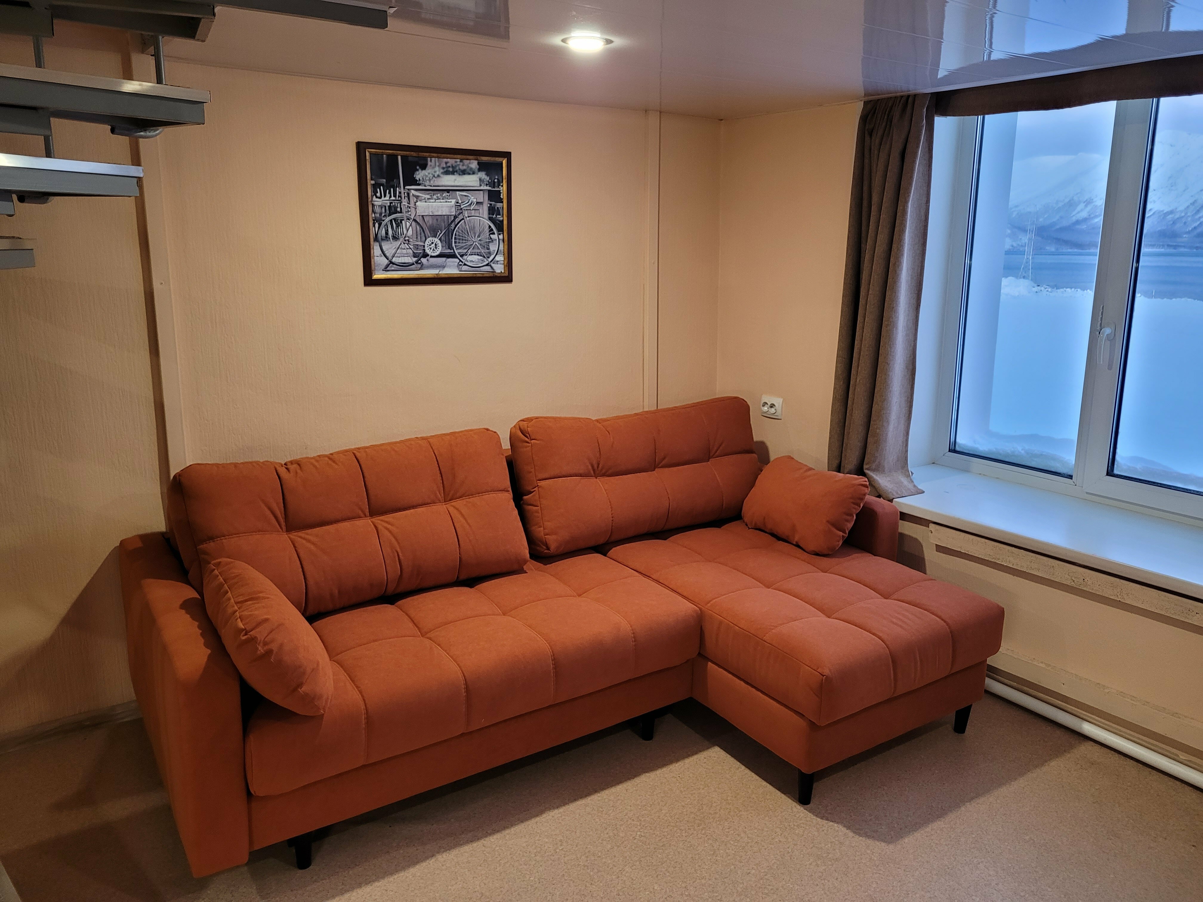 Трехместный номер с видом на горы