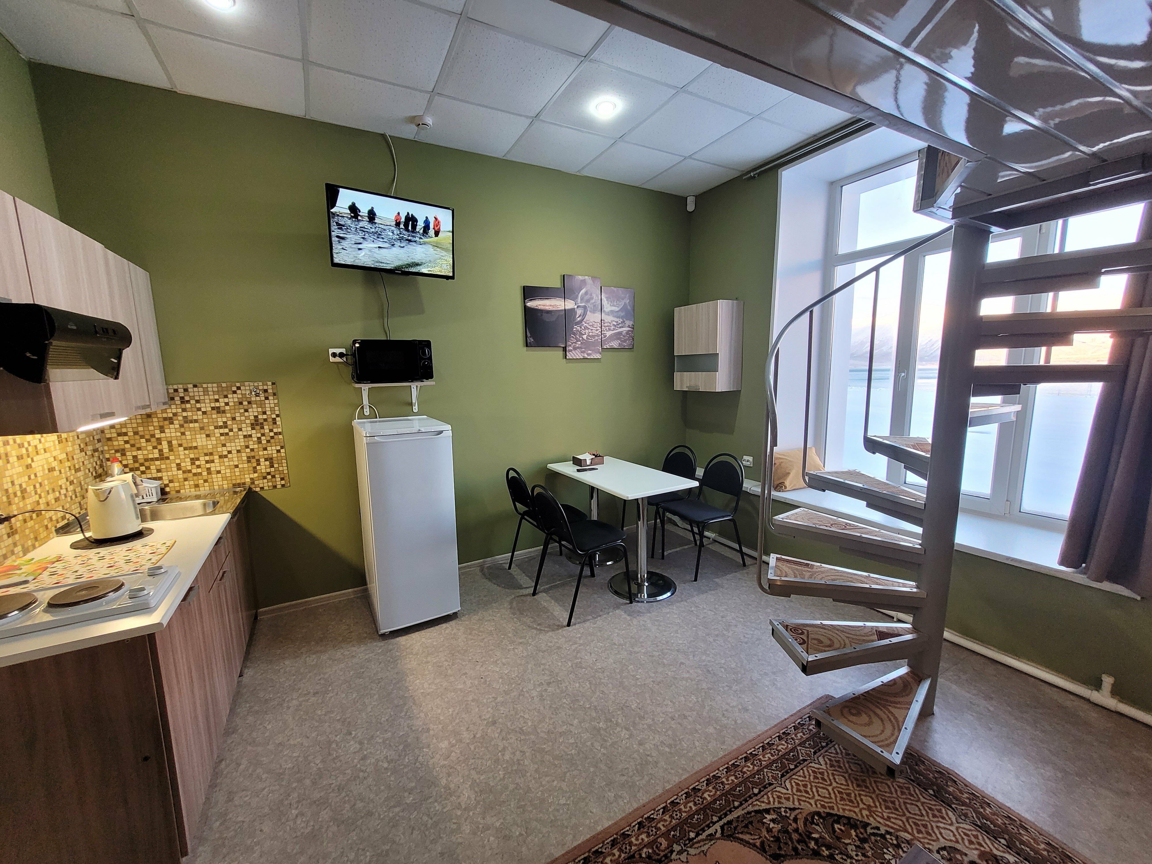 Четырехместный номер с видом на горы