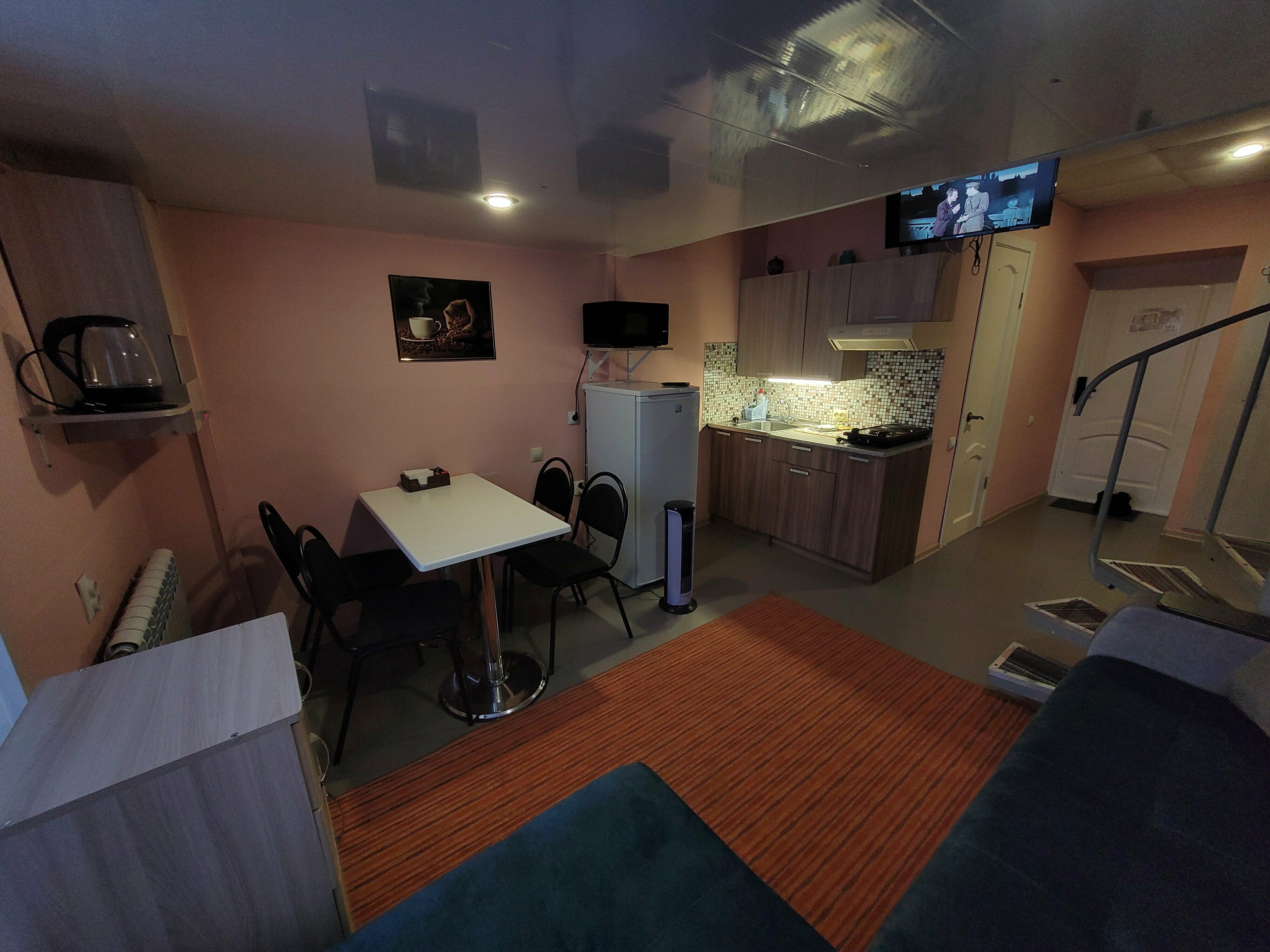 Трехместный номер с видом на горы