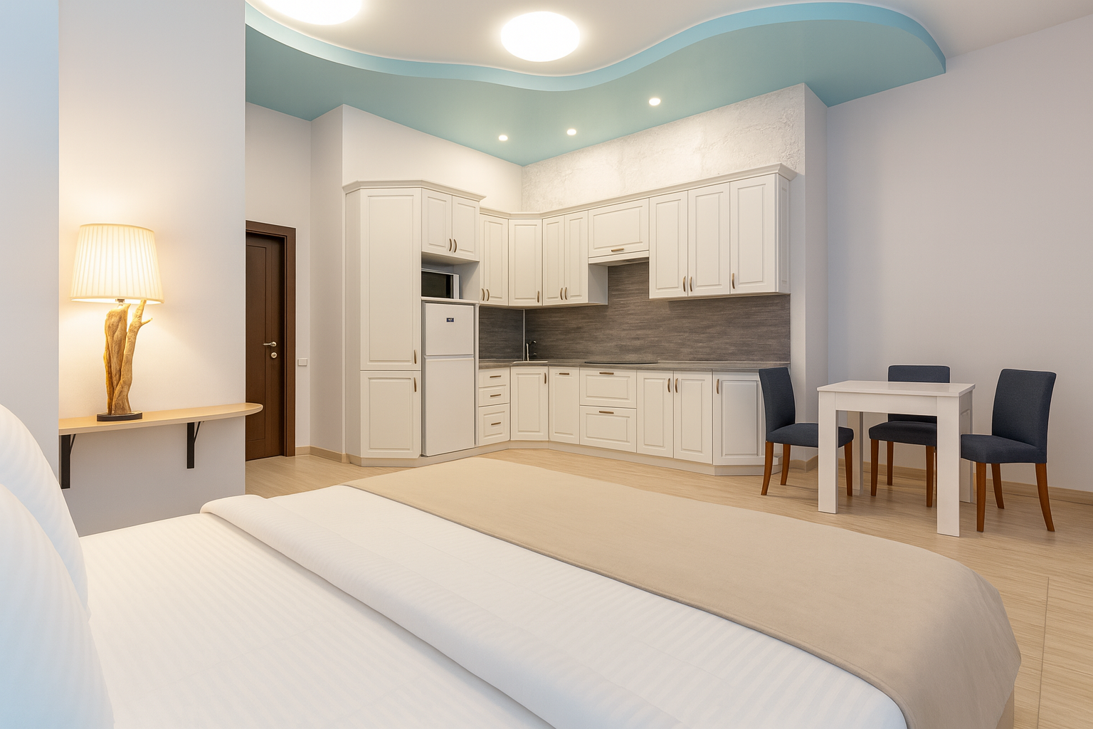 Стандарт с двуспальной кроватью и диваном