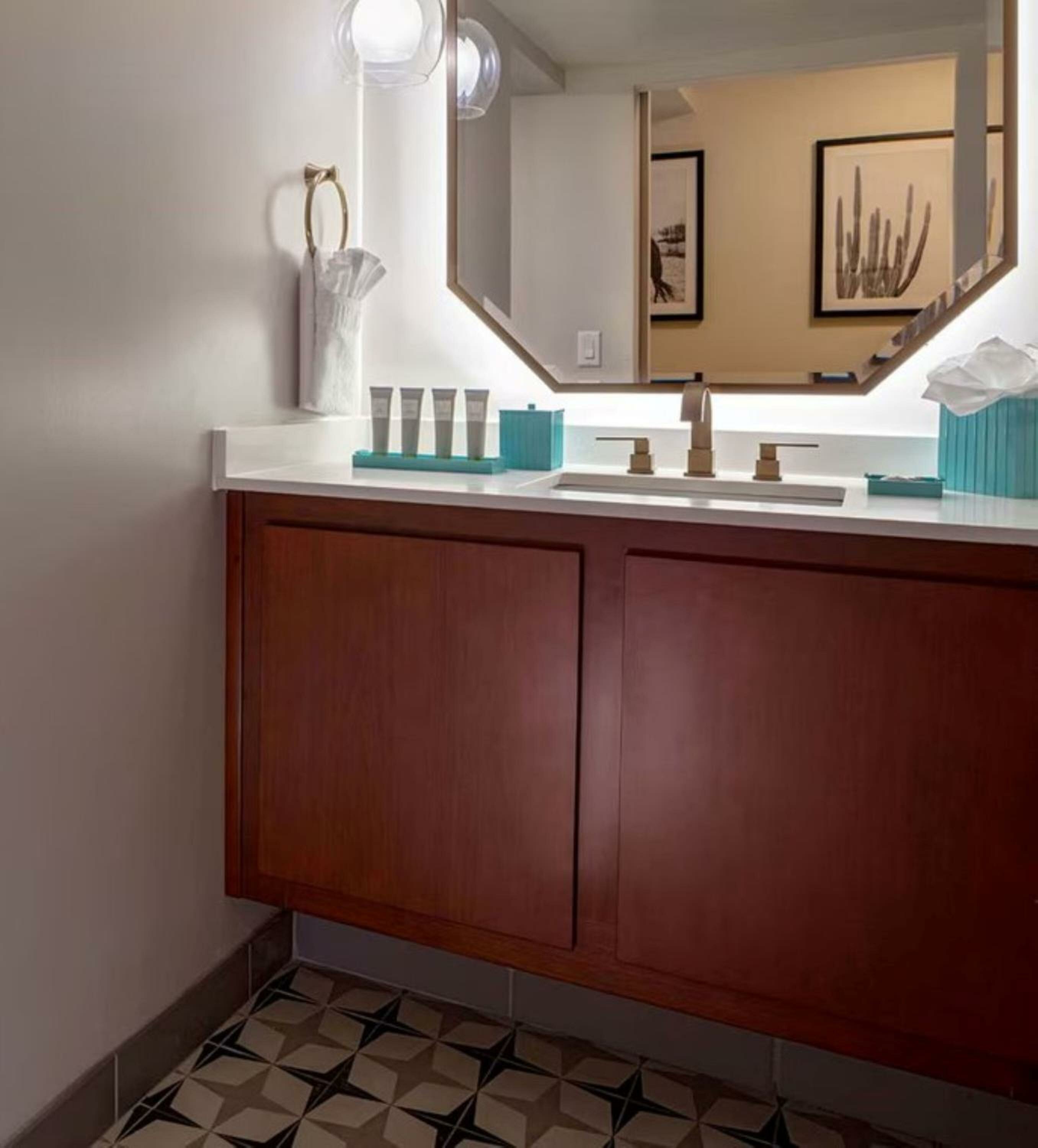 Oversize Guest room with 1 King