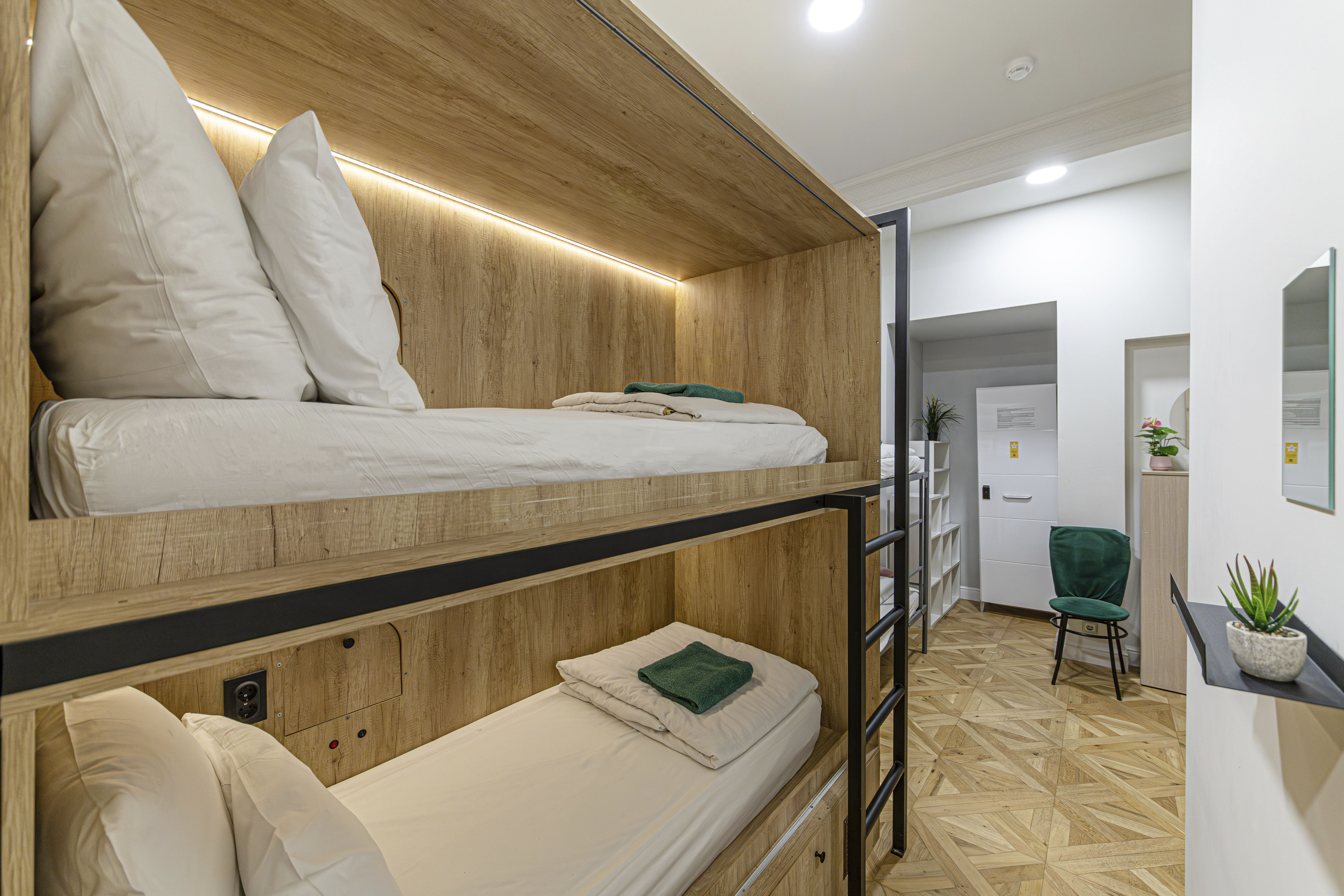 Кровать в общем 6-местном номере