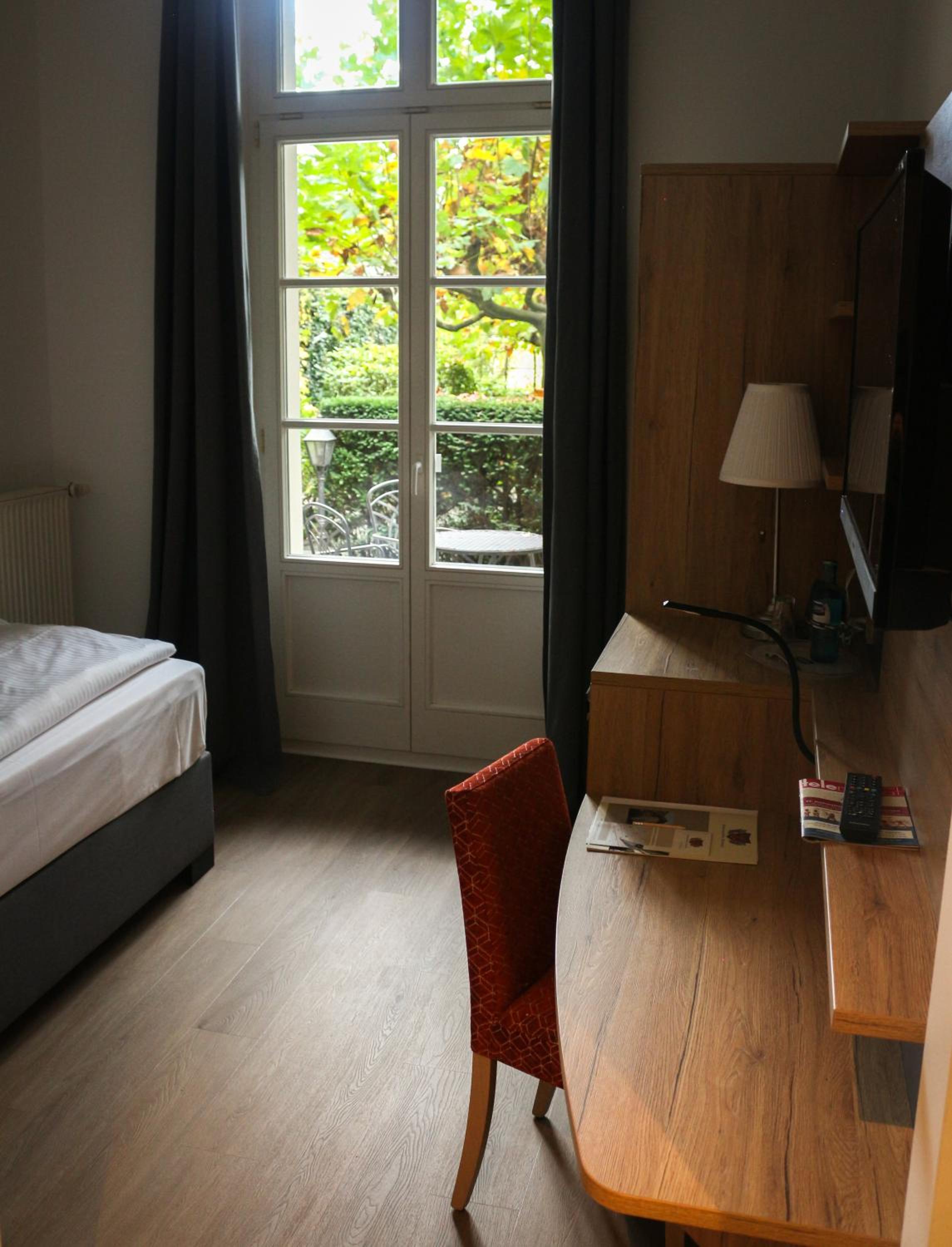 Single Room with Terrace