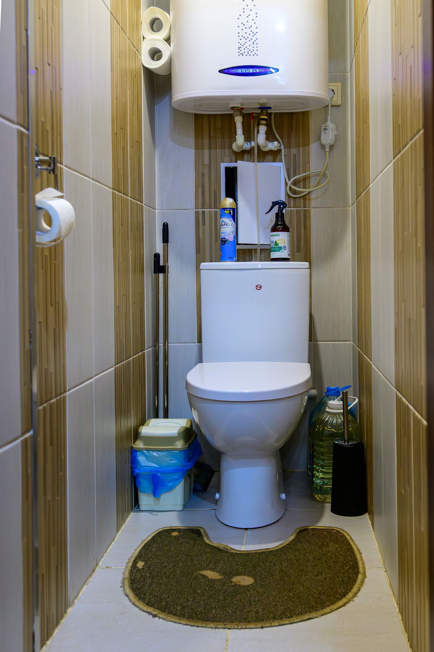 Двухместный номер с 2 отдельными кроватями и общим туалетом