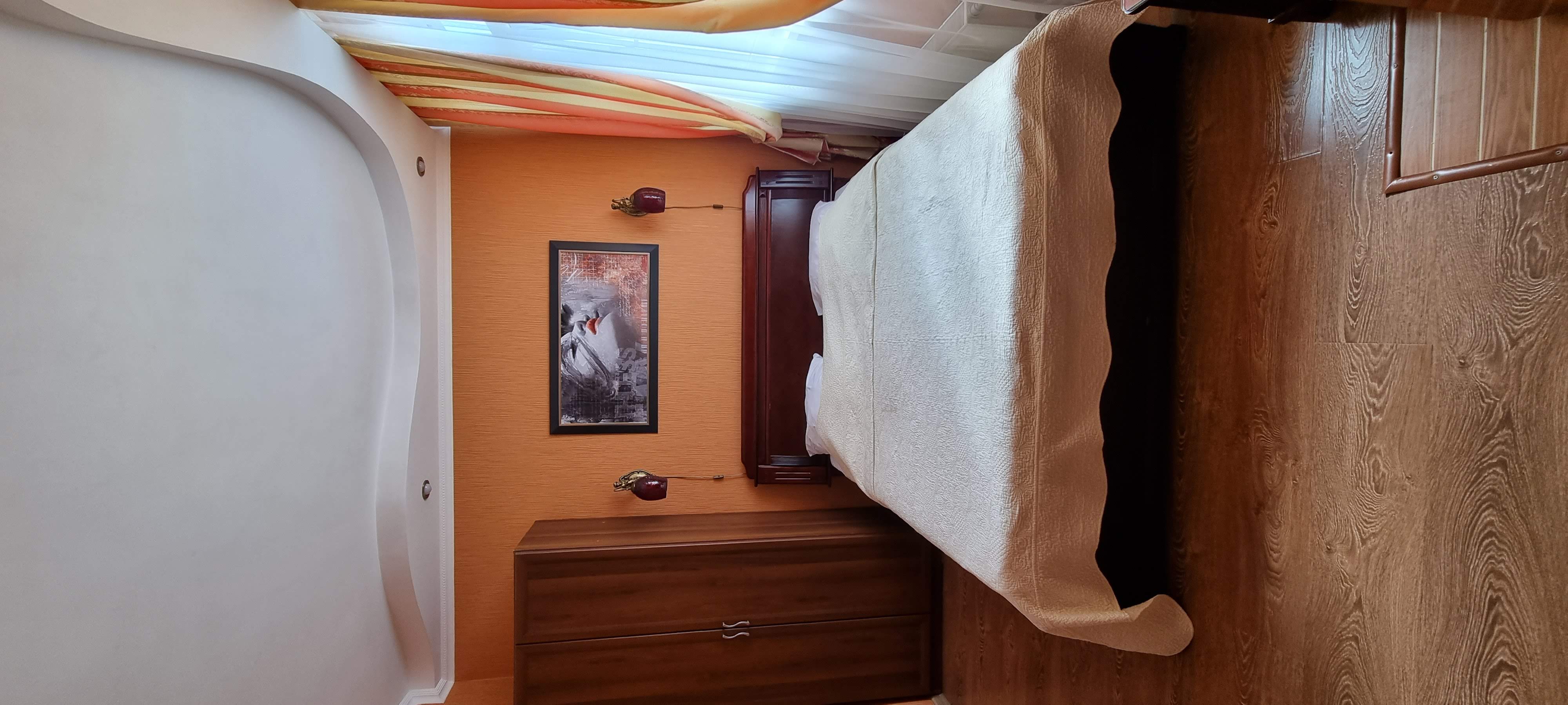 Двухместный номер с большой кроватью