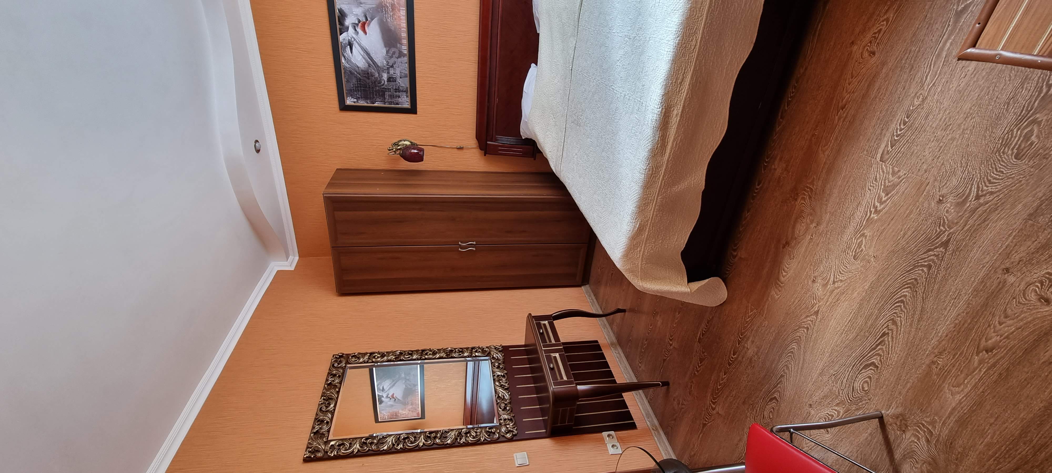 Двухместный номер с большой кроватью