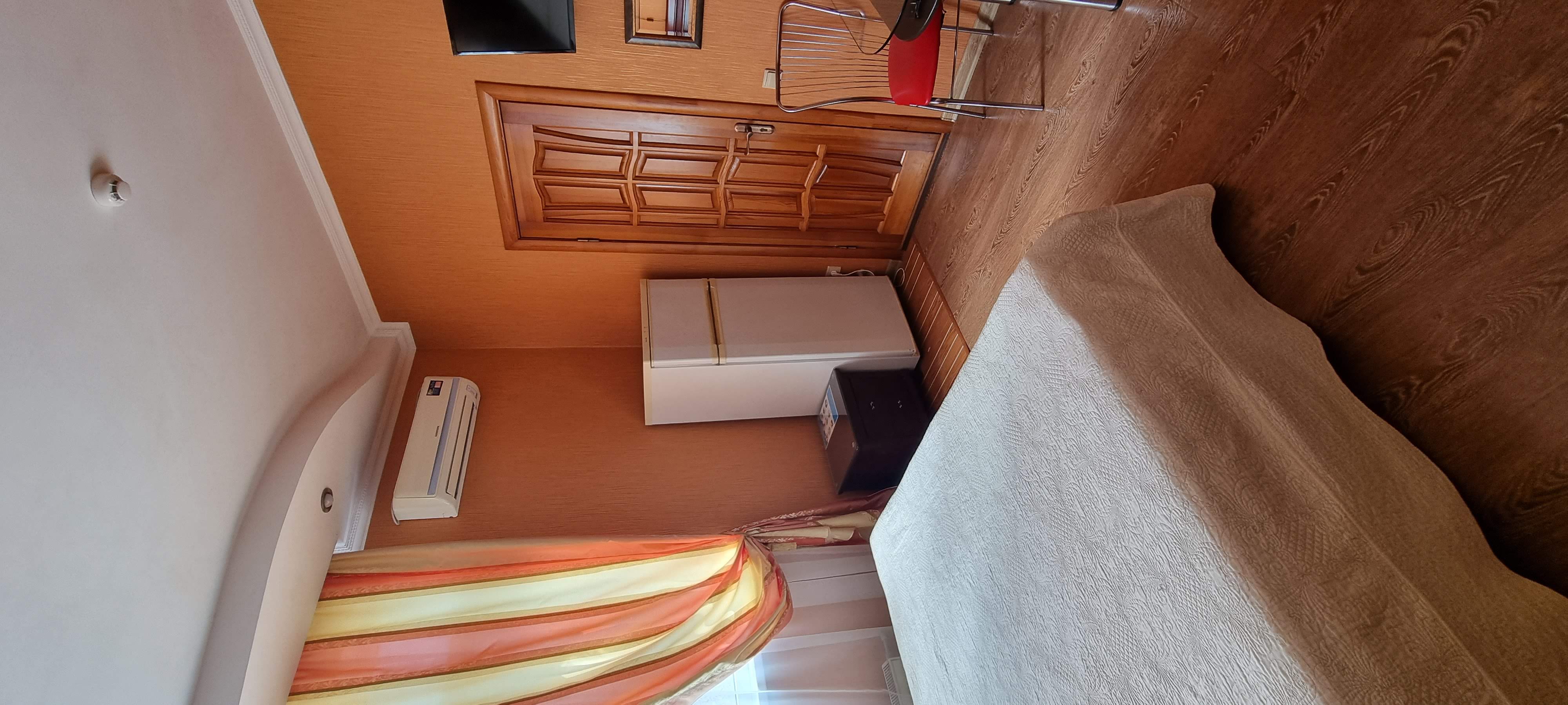 Двухместный номер с большой кроватью