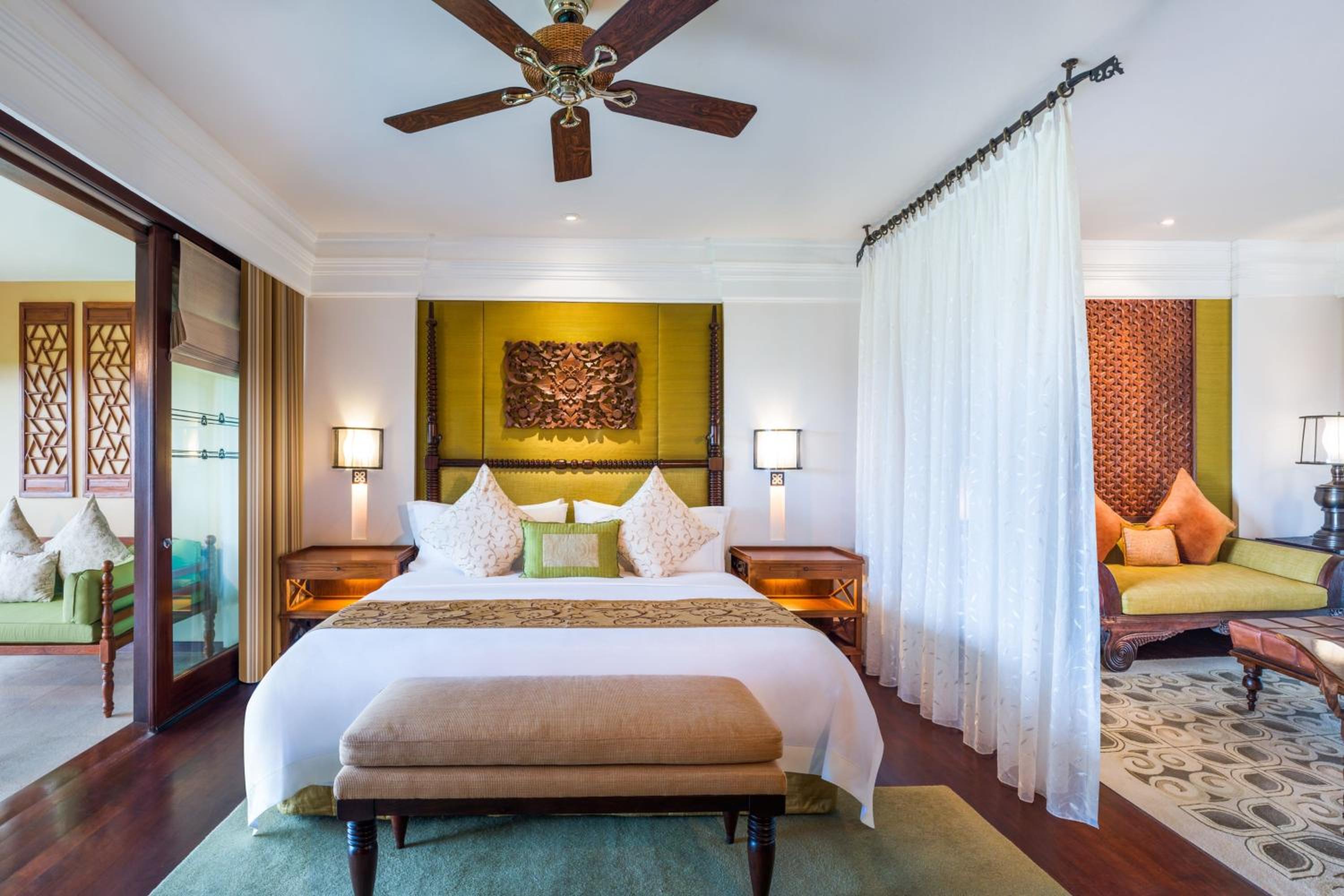 One-Bedroom King Suite with Ocean View