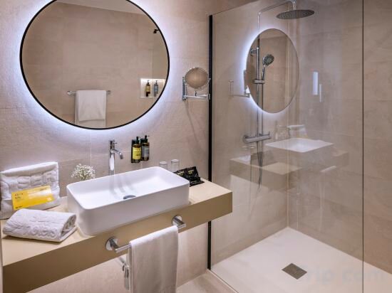 Deluxe Double Room With Balcony And With Rambla View