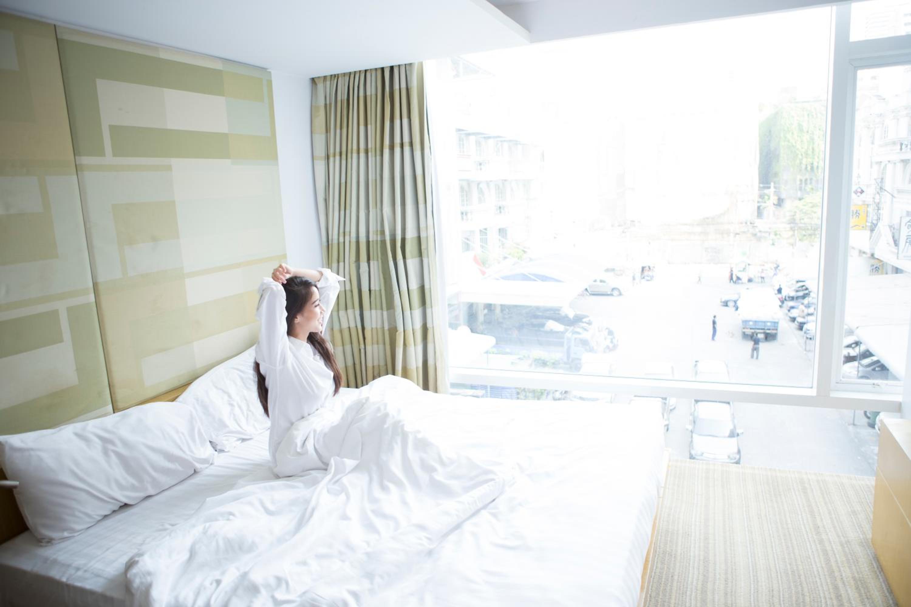 Deluxe Double with Big Window