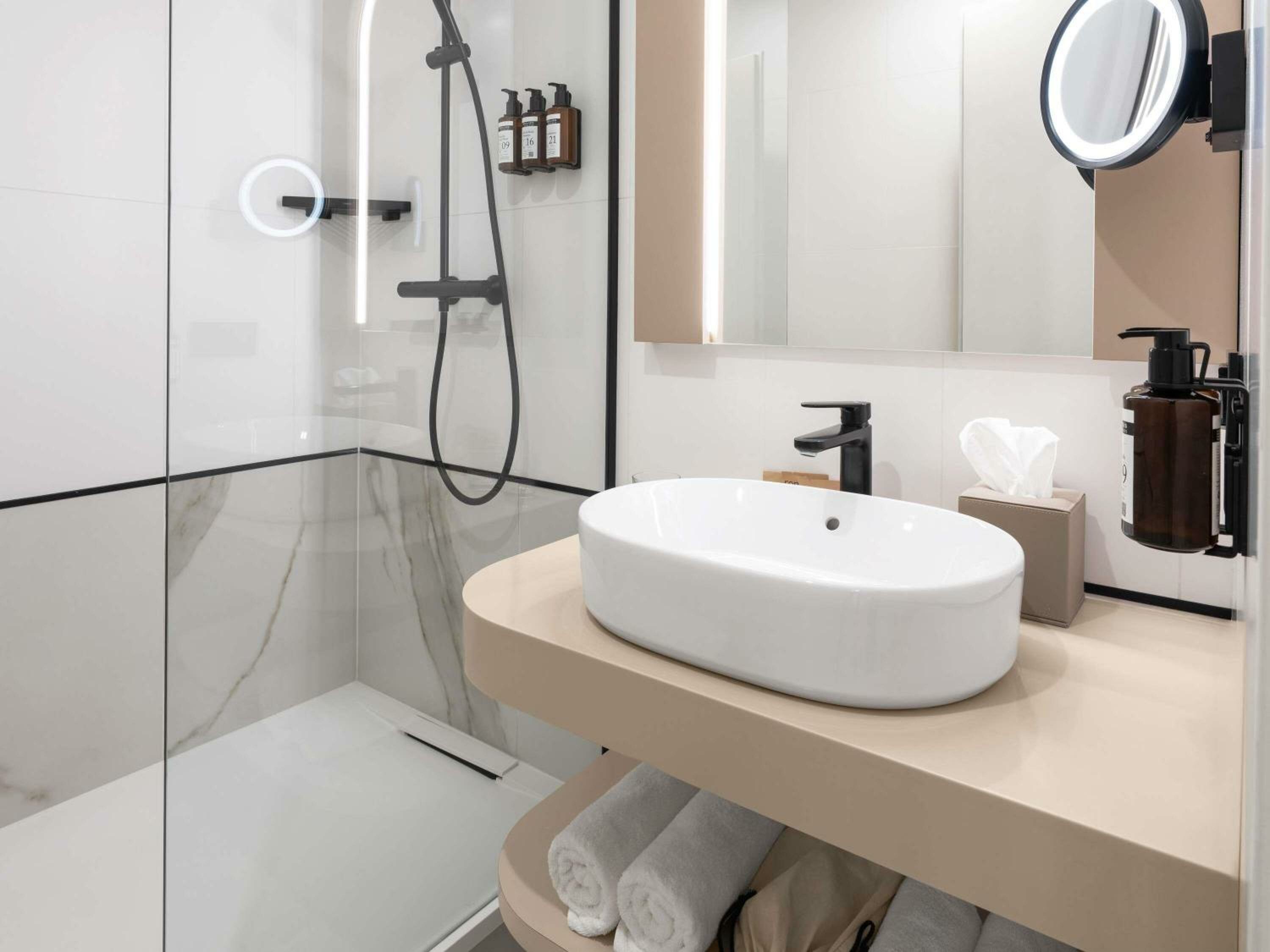 Superior Room with One Double Bed and Sofa Bed