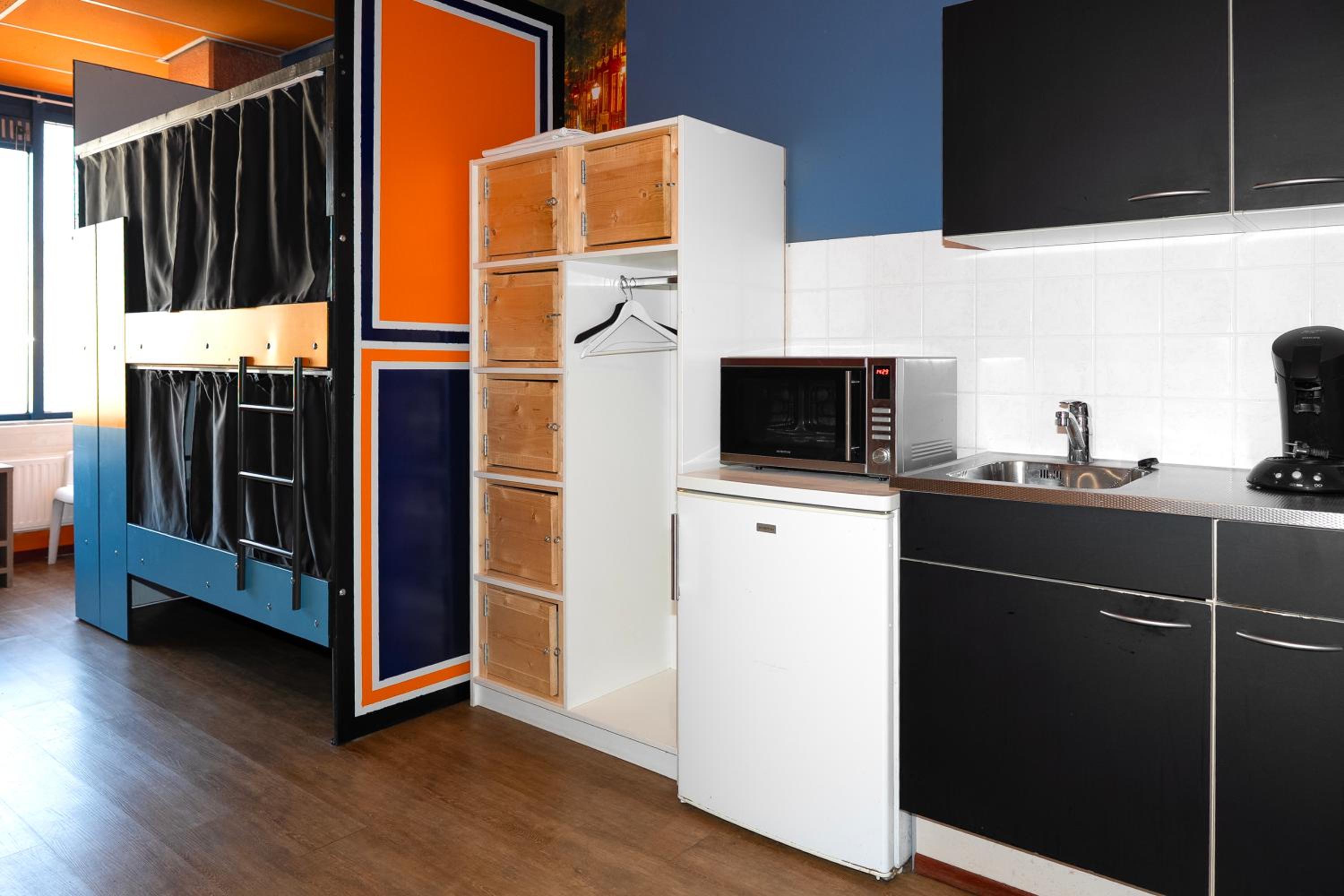 Bed in 6-Bed Mixed Dormitory Room
