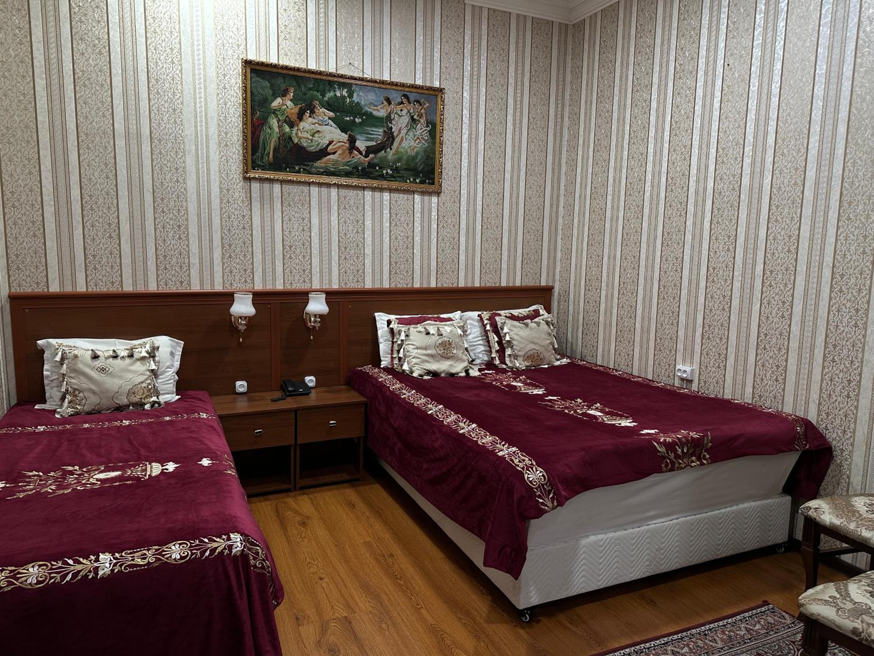 Deluxe Family Room