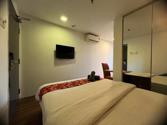 Deluxe Queen Room