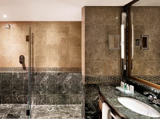 Larger Junior King Suite with Lake View