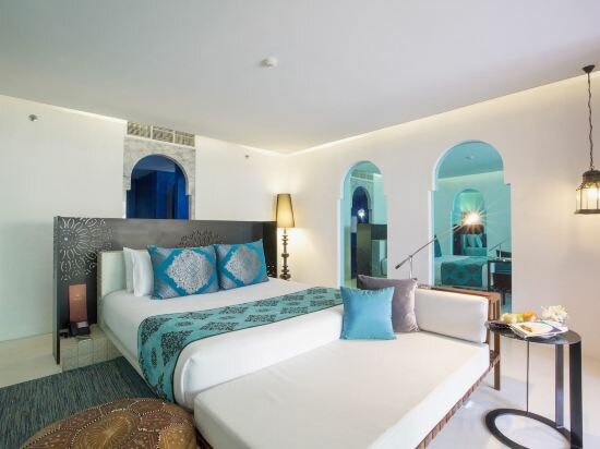 Fountain Pool Suite