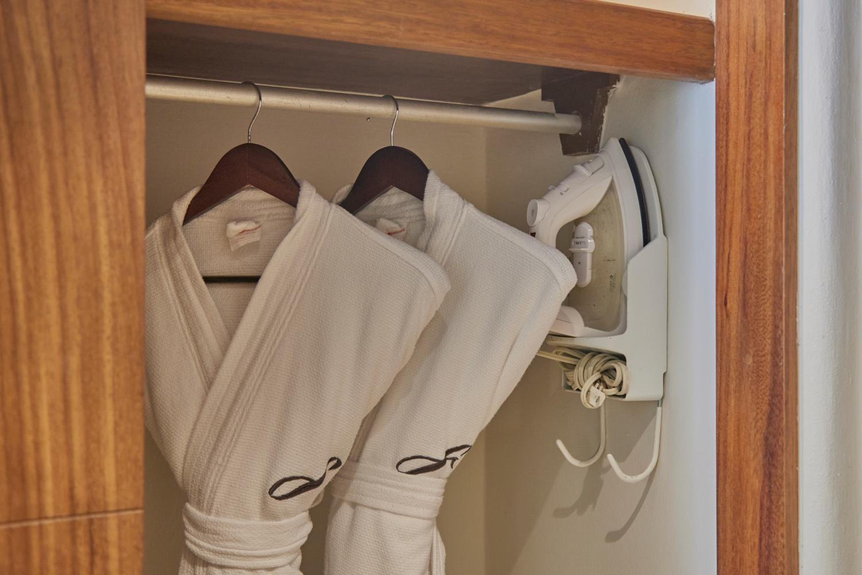 2 Bedroom Master Suite