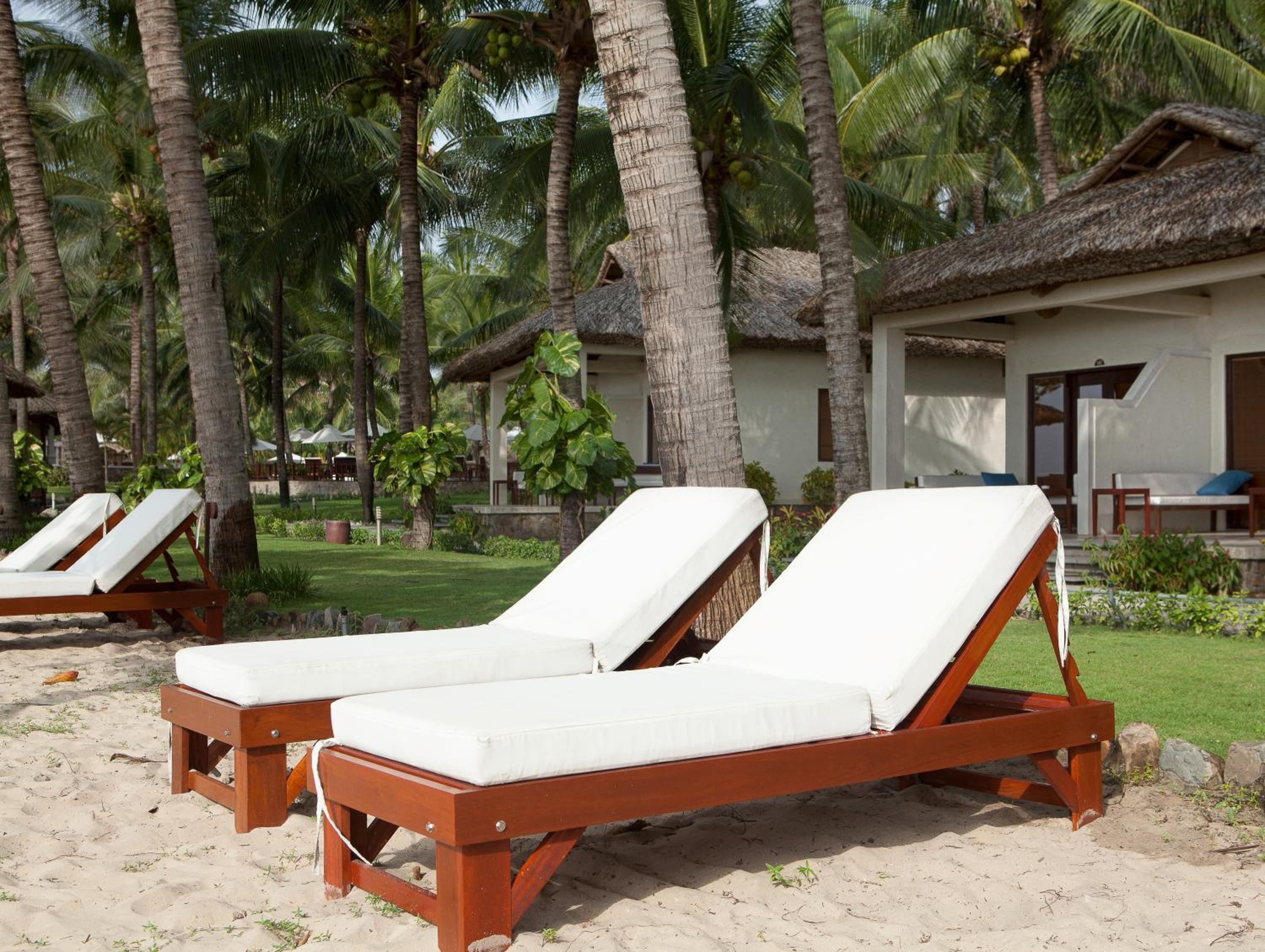 Bungalow with Terrace and Sea View
