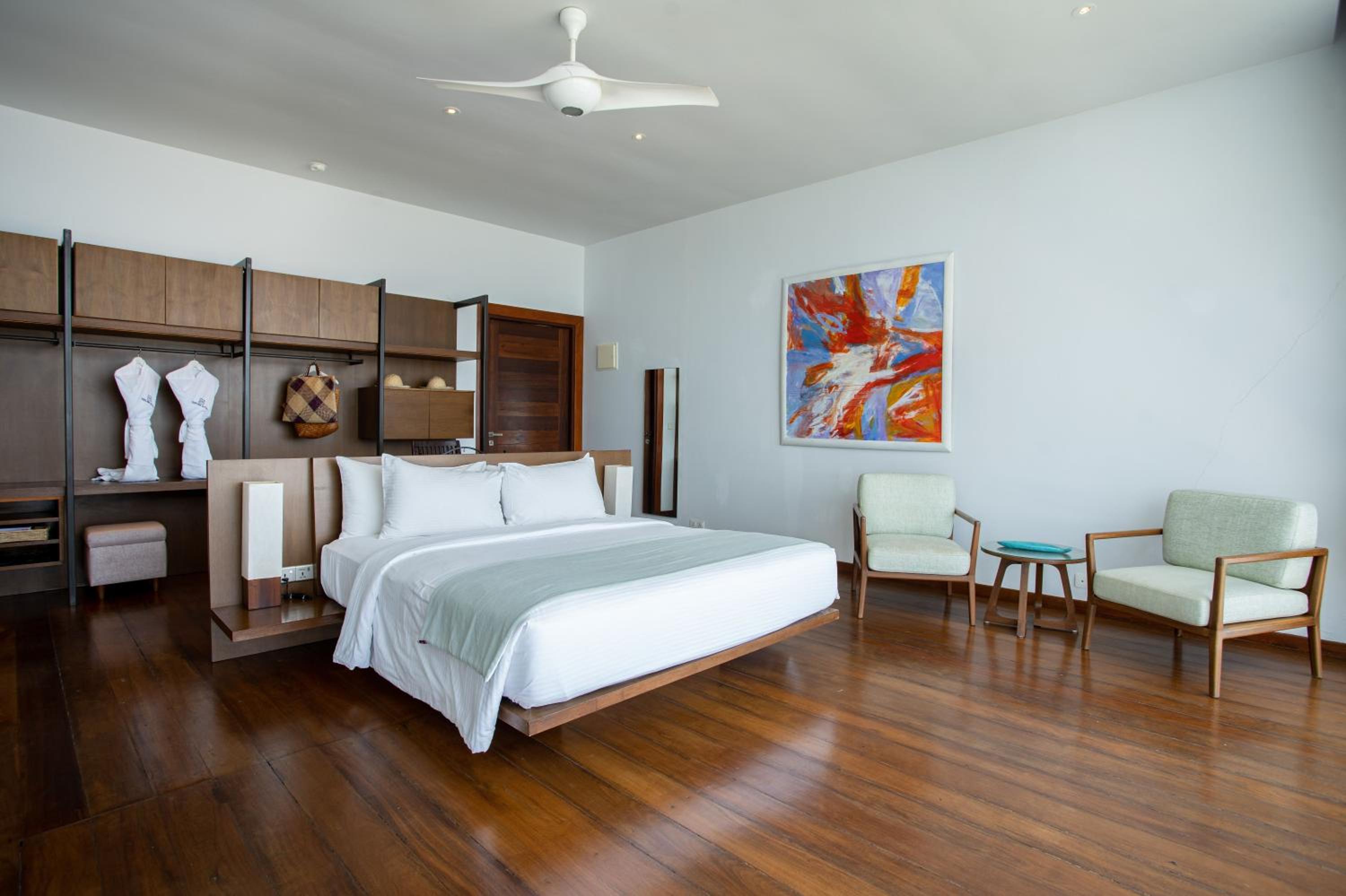 Mora - Deluxe Room with Ocean View