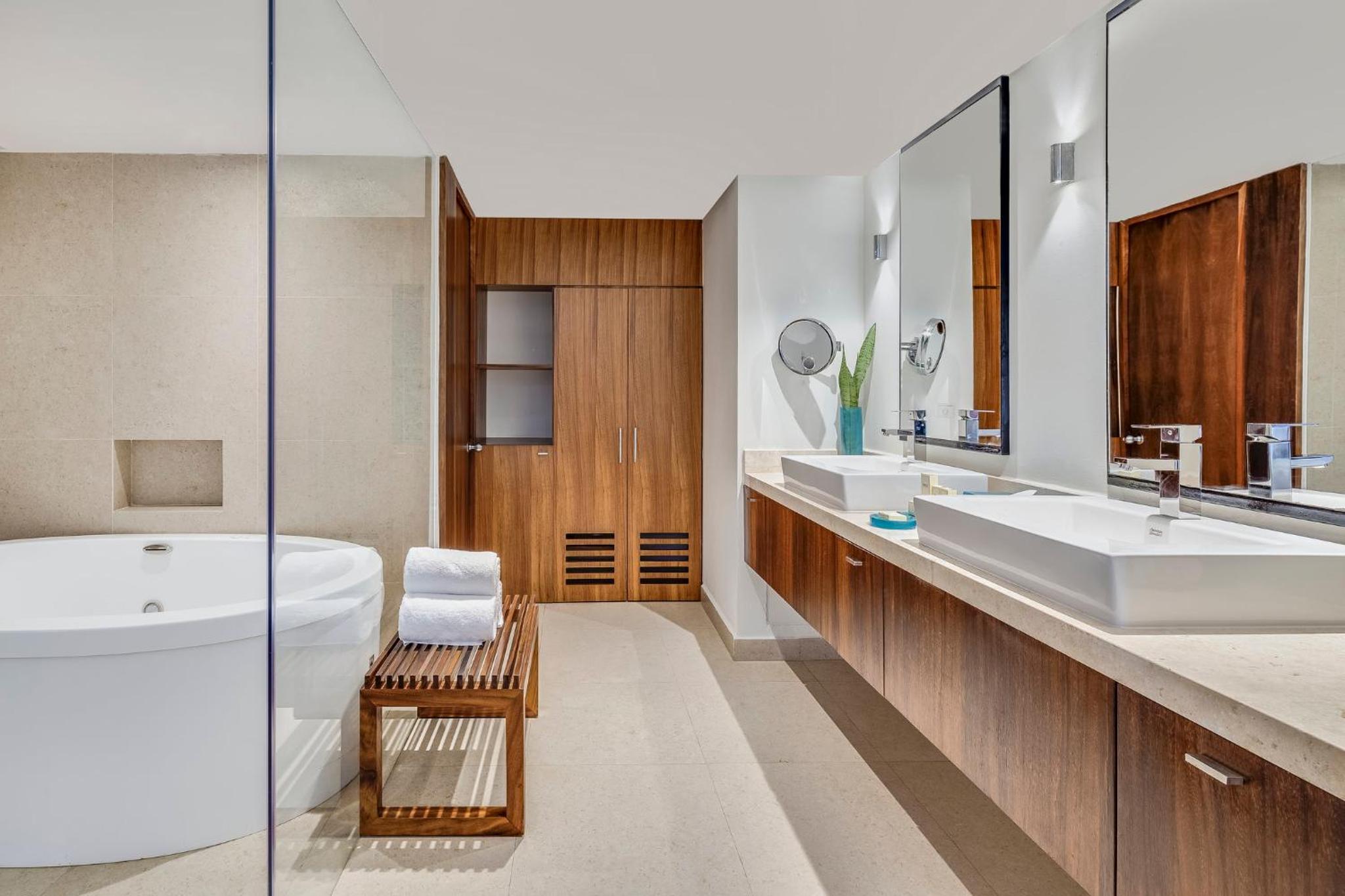 2 Bedroom Master Suite