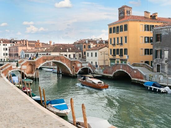 Superior Double Or Twin Room With Canal View