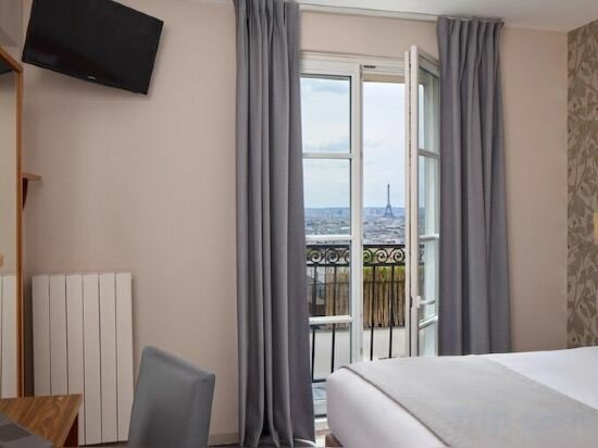 Superior Double Room With Balcony And Eiffel Tower View