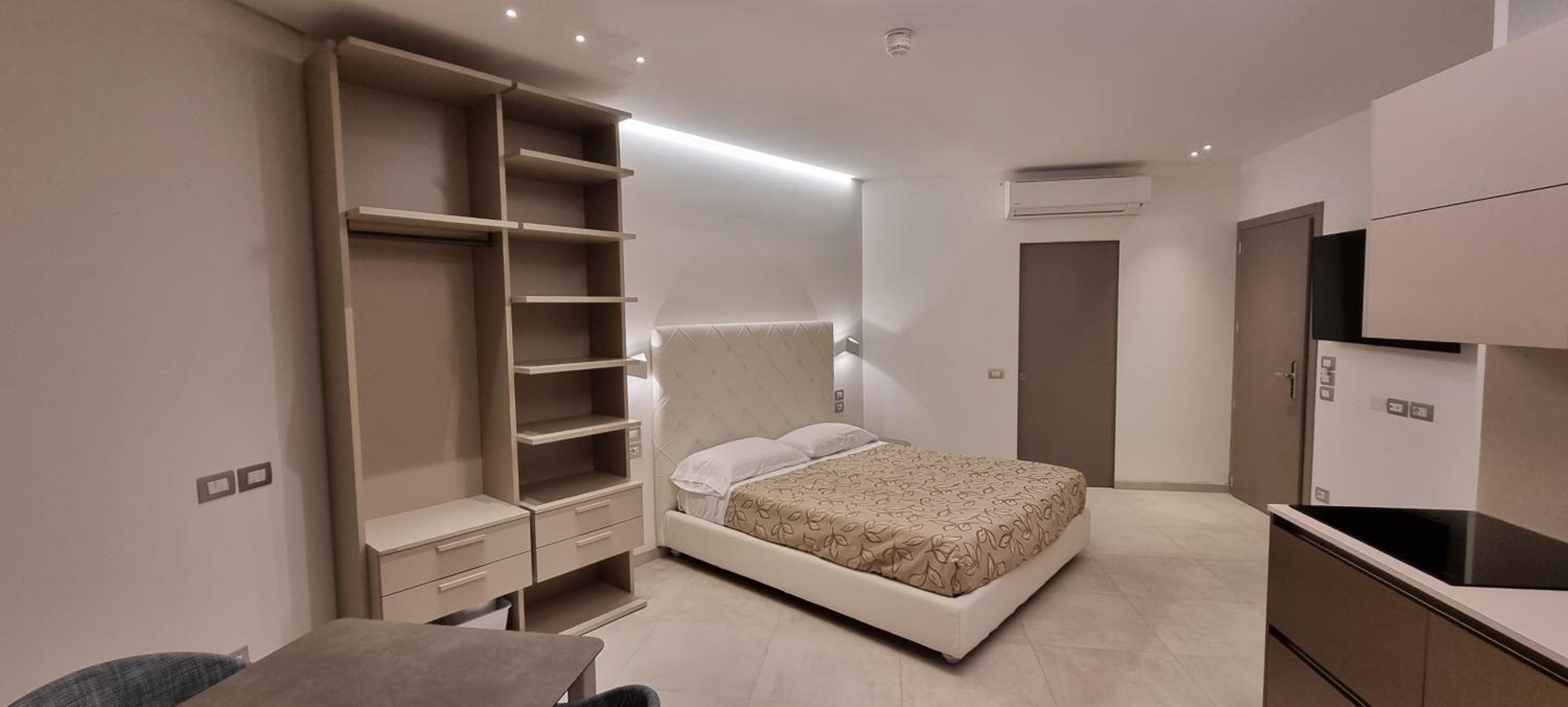 Deluxe Apartment with Terrace