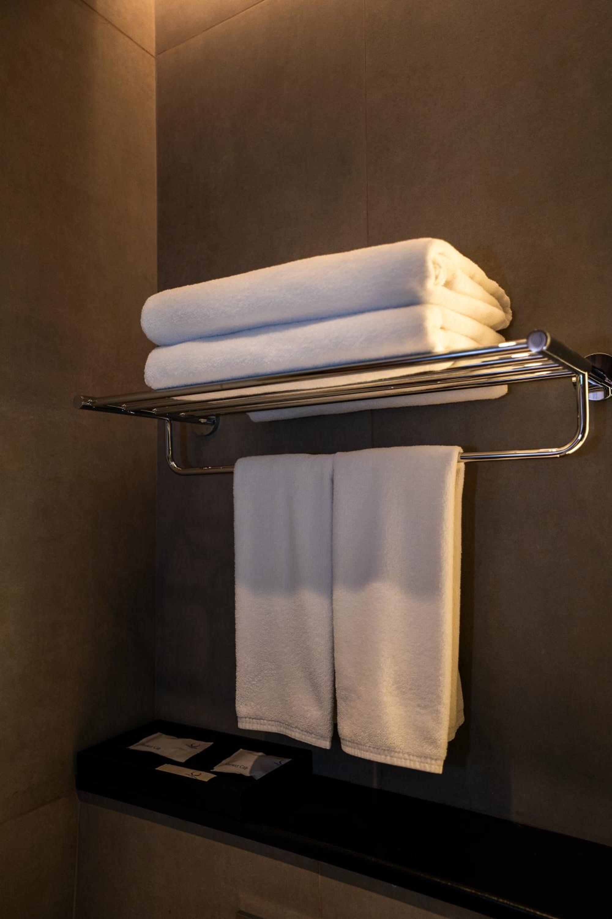 Deluxe Double with Partial Sea View