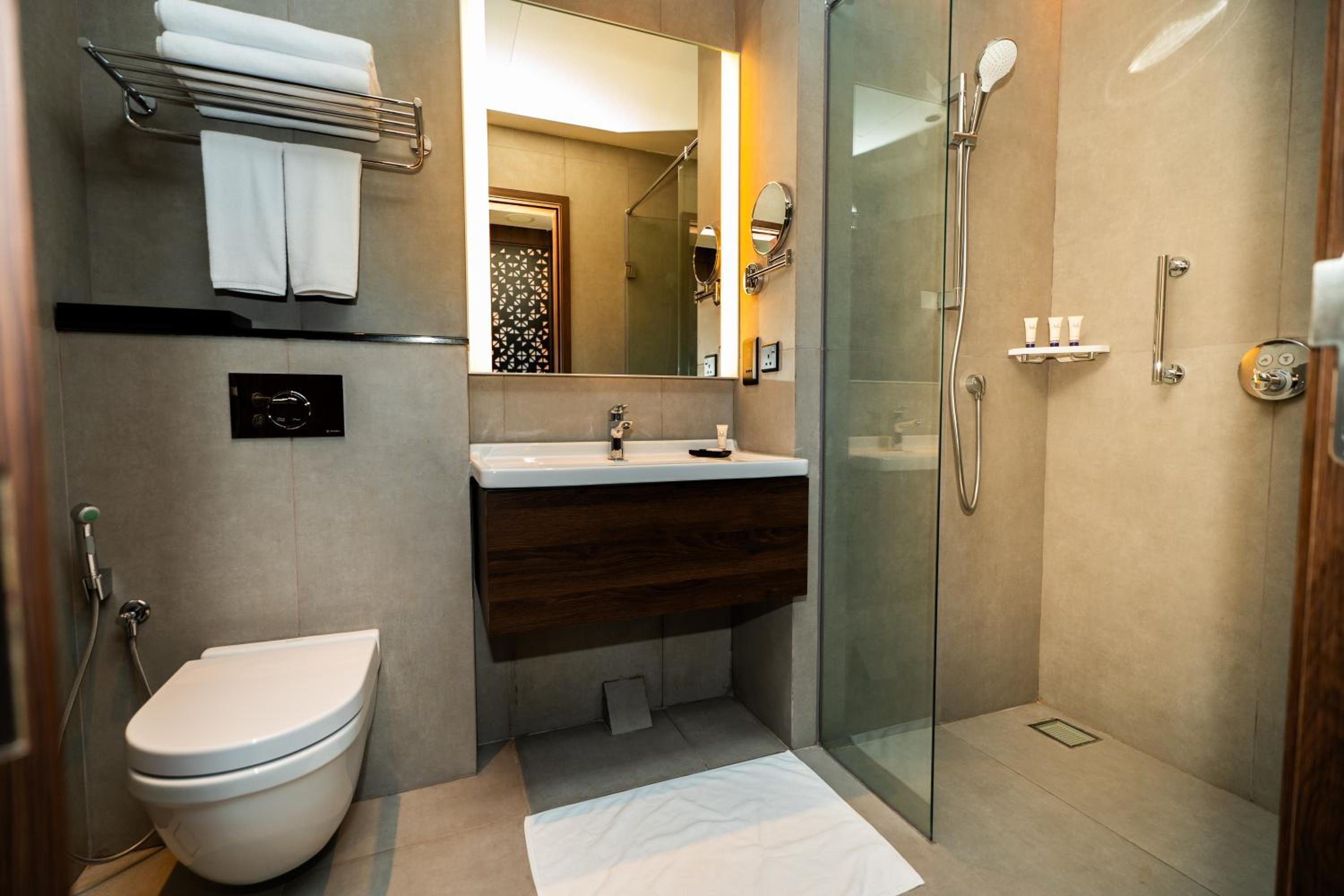 Deluxe Double with Partial Sea View