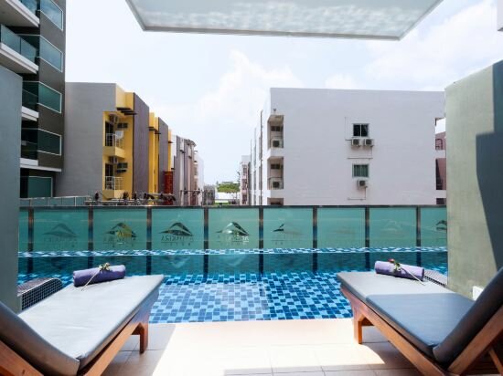 Deluxe Pool Access Room