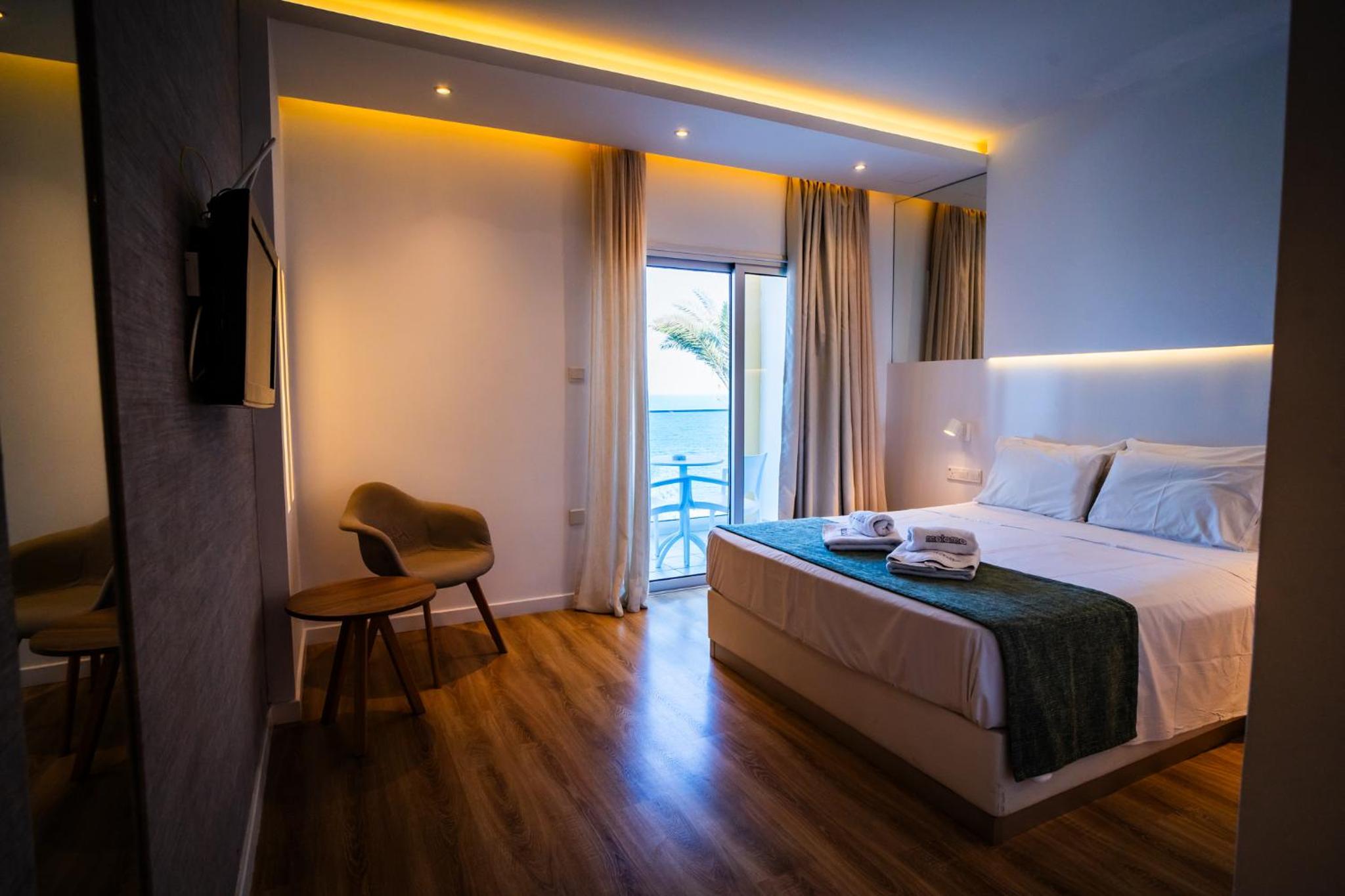 Double Room with Partial Sea View