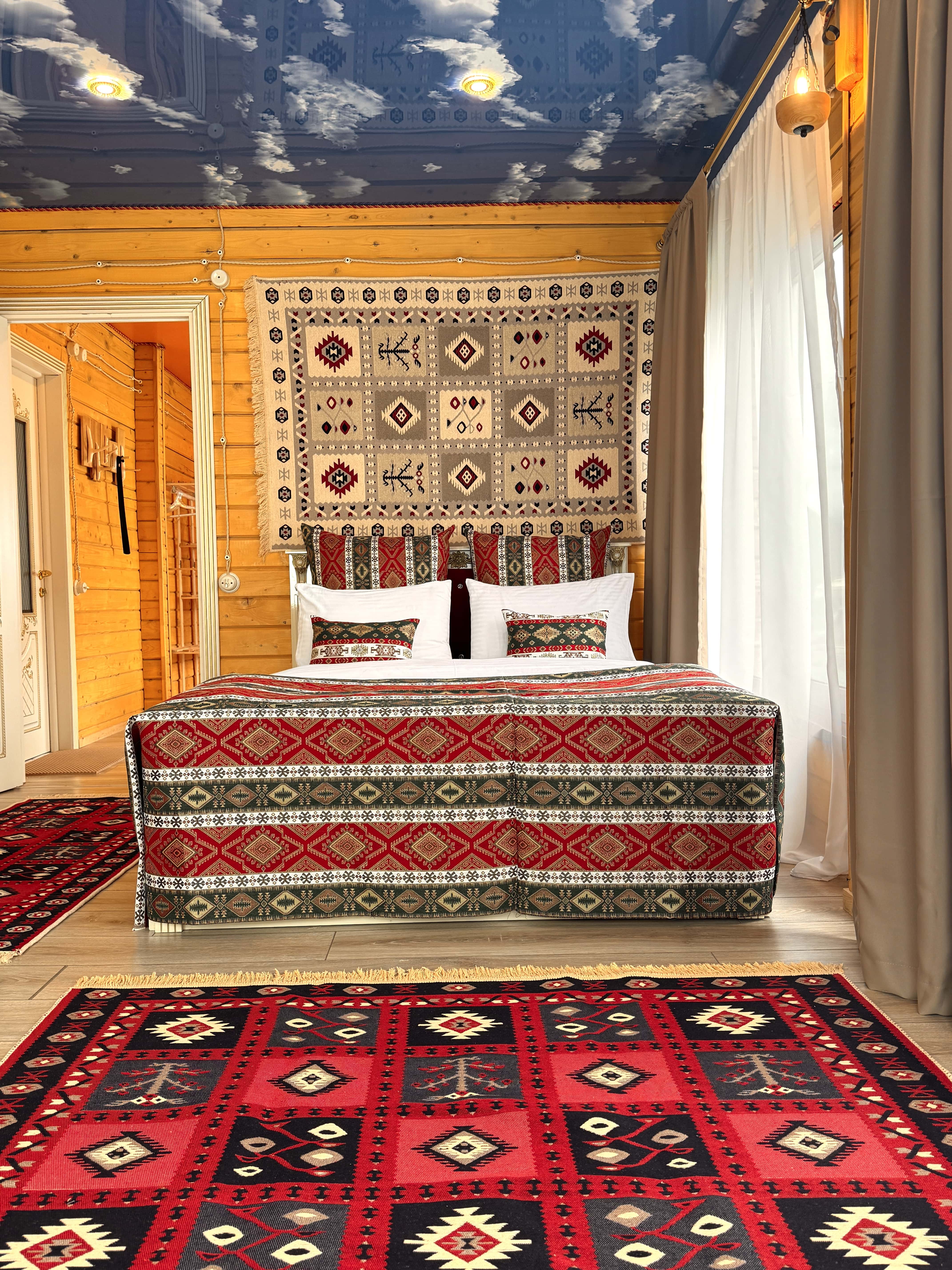 Двухкомнатный комфорт с общей террасой и видом на горы | 2 этаж