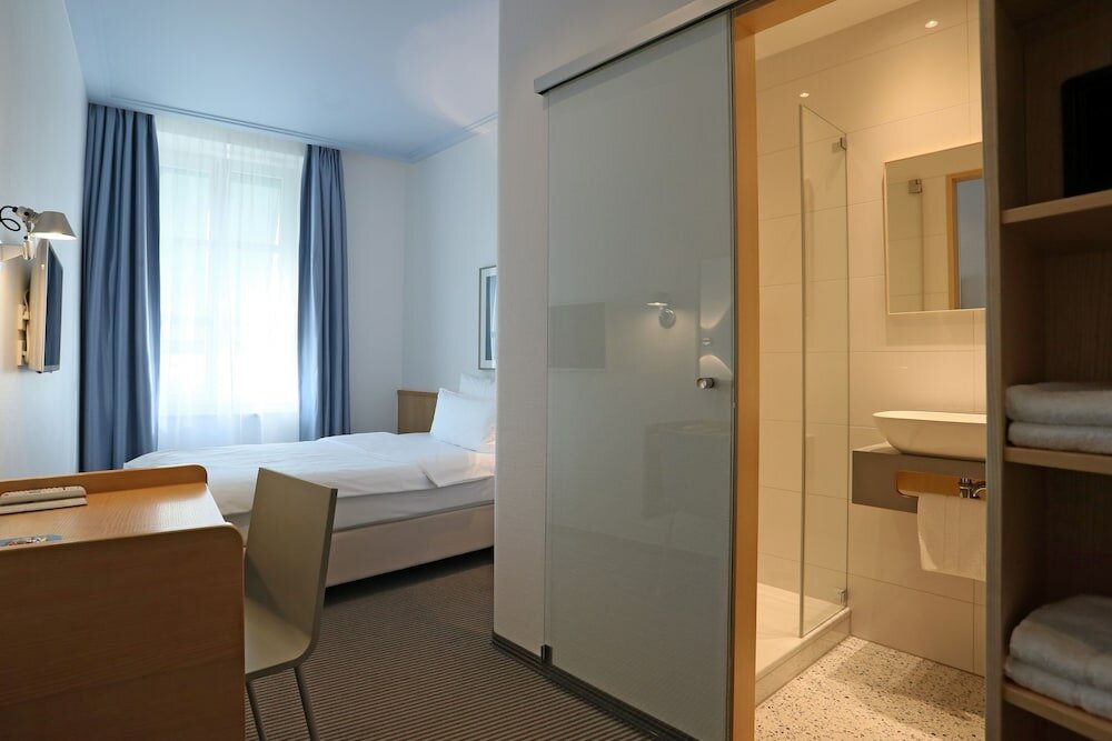 Cosy single room