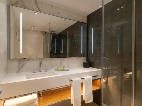 Refurbished Executive King Room With Interior View