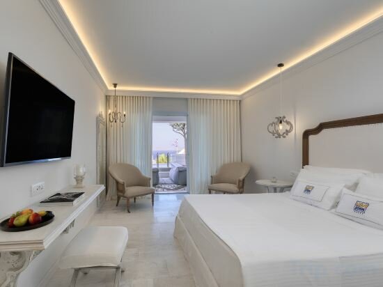 Signature 2 Bedroom Suite |Sea View with Private Pool